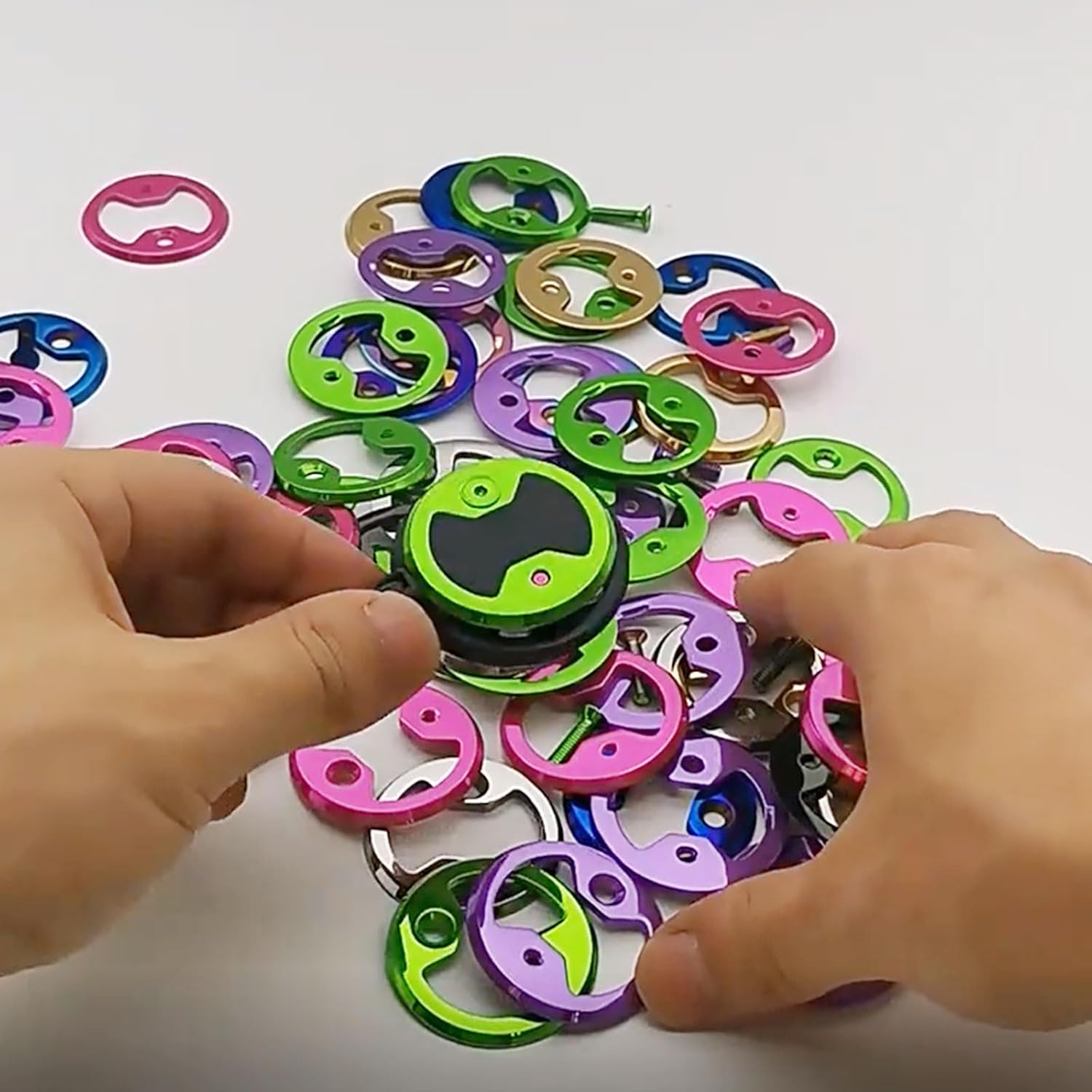 4PCS合金自転車ペダル補強板強化されたサイクリングパフォーマンス用に設定された自転車フットペダルパーツ