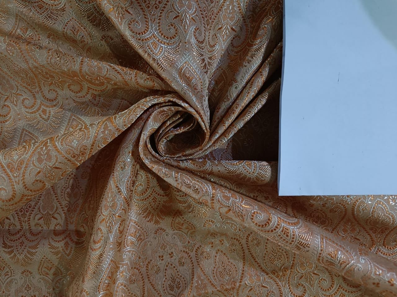 Tissu brocart de soie précieux d'exception pour robe de soirée de luxe