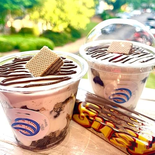 Miniatura 5 de Paquete de 100 vasos de plástico transparente de 6 onzas con tapas, vasos de postre desechables con tapas de cúpula, tazas de parfait transparente