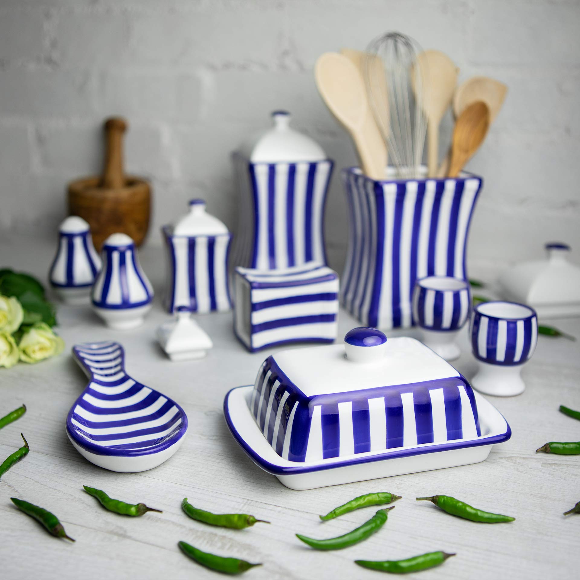 City to Cottage® Granatowe paski, ręcznie malowane, ceramiczne, kuchenne, do przechowywania, zestaw 10 sztuk, duże i małe pojemniki, słoiki na przyprawy, naczynie na masło, kubki do jajek, solniczka i pieprzniczka, podstawka pod łyżkę