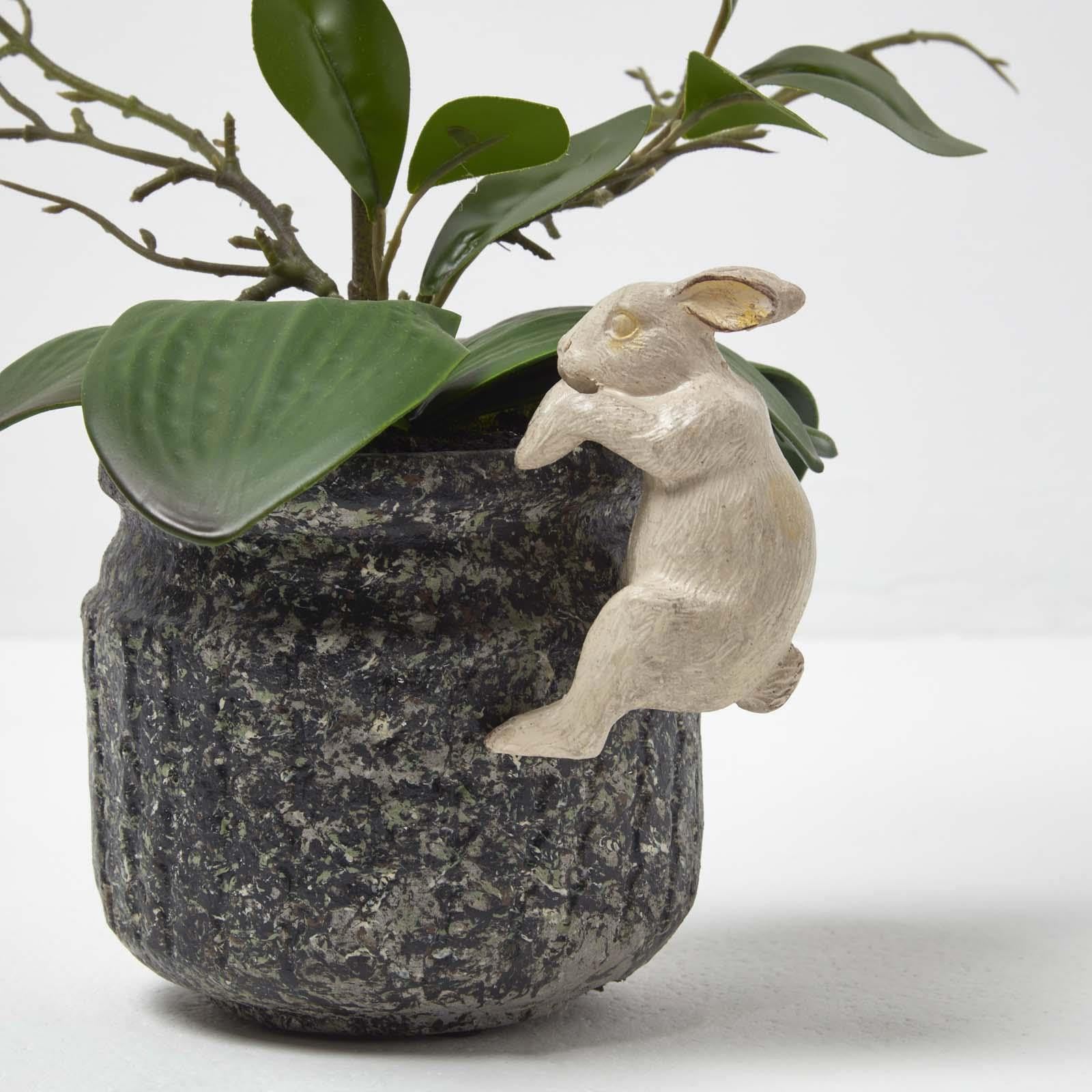 Homescapes White Rabbit Pot Hanger Figurine - Adorable Garden Ornament For Outdoor Decor - Animal Decoration For Plant Pots - Unique Hanging Decoration