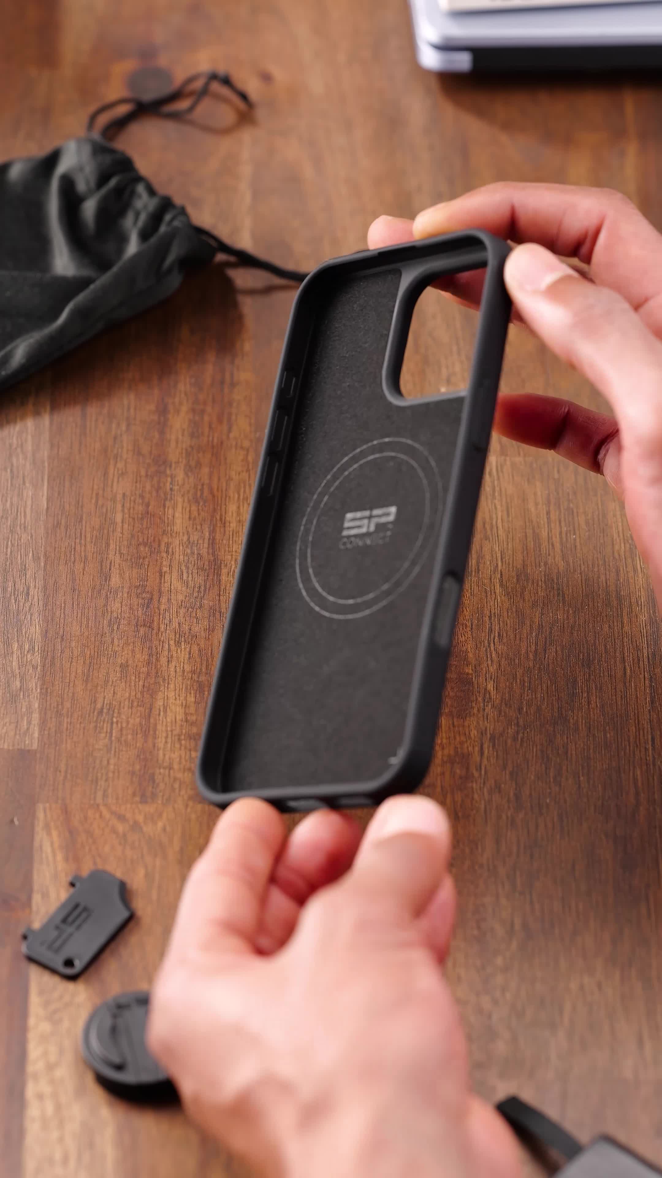 SP CONNECT Coque de téléphone | SPC+ | Compatible avec iPhone 15 Pro