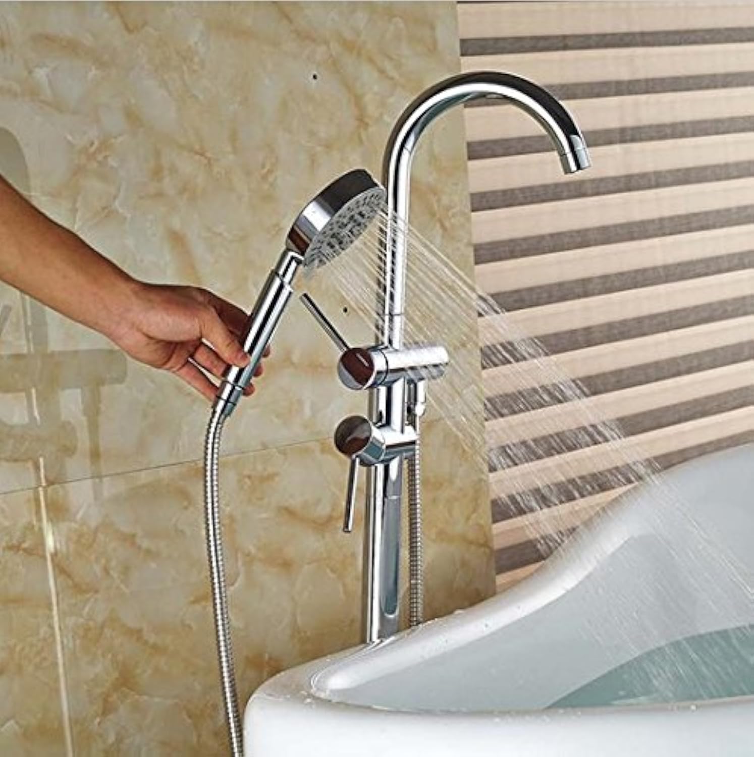 Robinet de baignoire sur pied chrome poli Gowe pour une salle de bain de luxe
