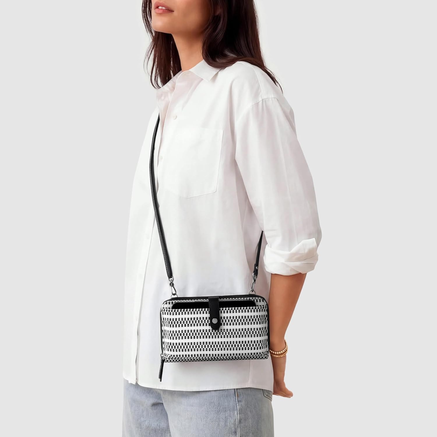 Sakroots Smartphone Crossbody Purse - Women's Cellphone Bag & Wallet For Everyday - Convertible Wristlet With Zipper