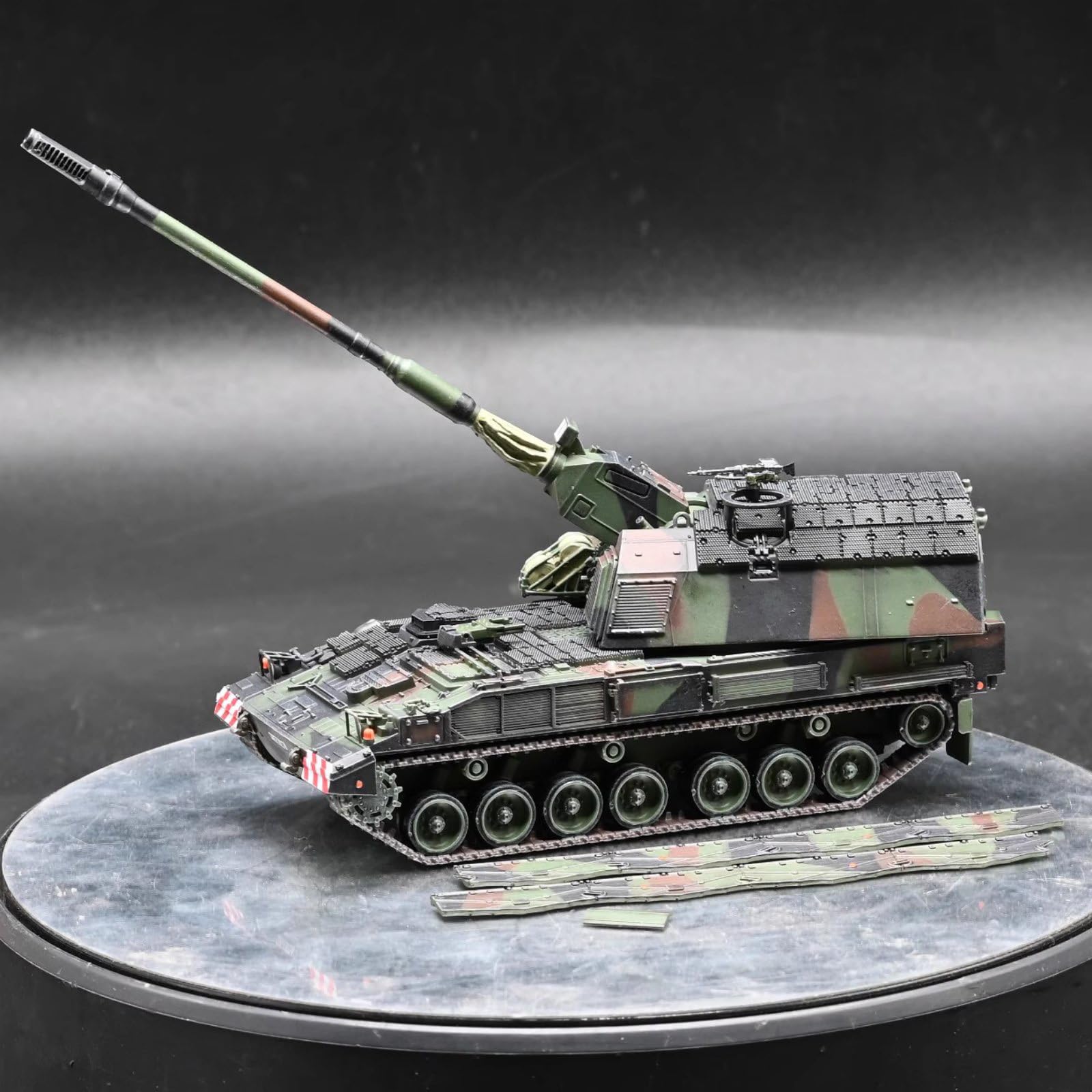 Amazon.co.jp: 1:72ドイツPZH2000自走榴弾砲車両コレクションのための