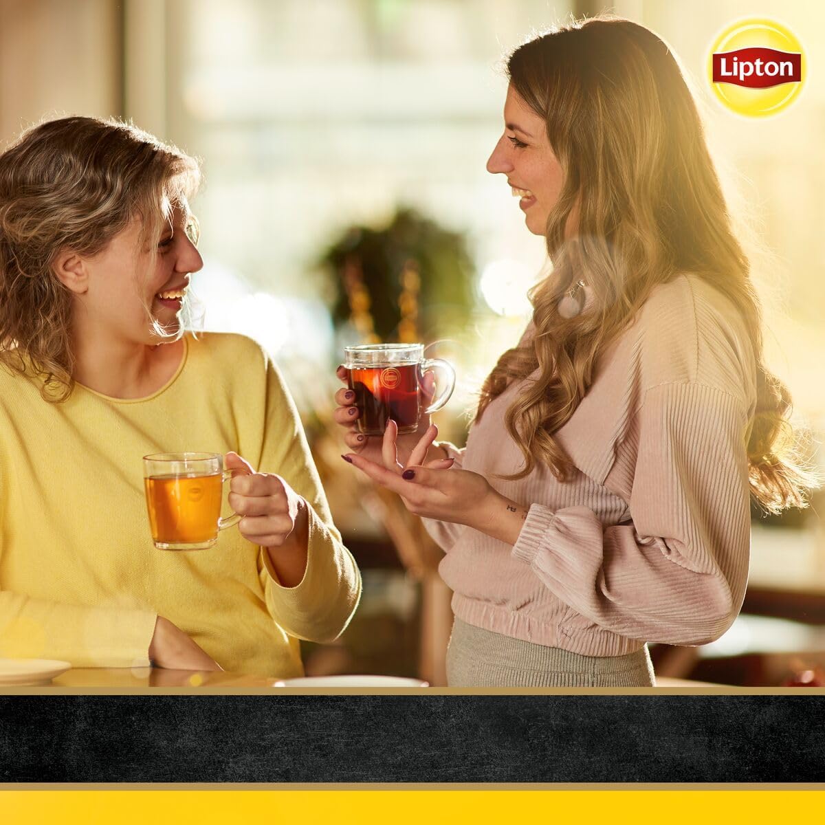 Lipton Schwarztee Forest Fruits, mit Erdbeeren aus Frankreich, für einen Moment der puren Freude, 12 x 20 Pyramidenbeutel