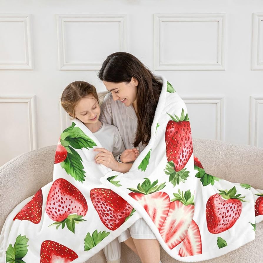 Amazon|ストロベリーテーマ フリース スローブランケット カウチ Amazon|ストロベリーテーマ フリース スローブランケット カウチ