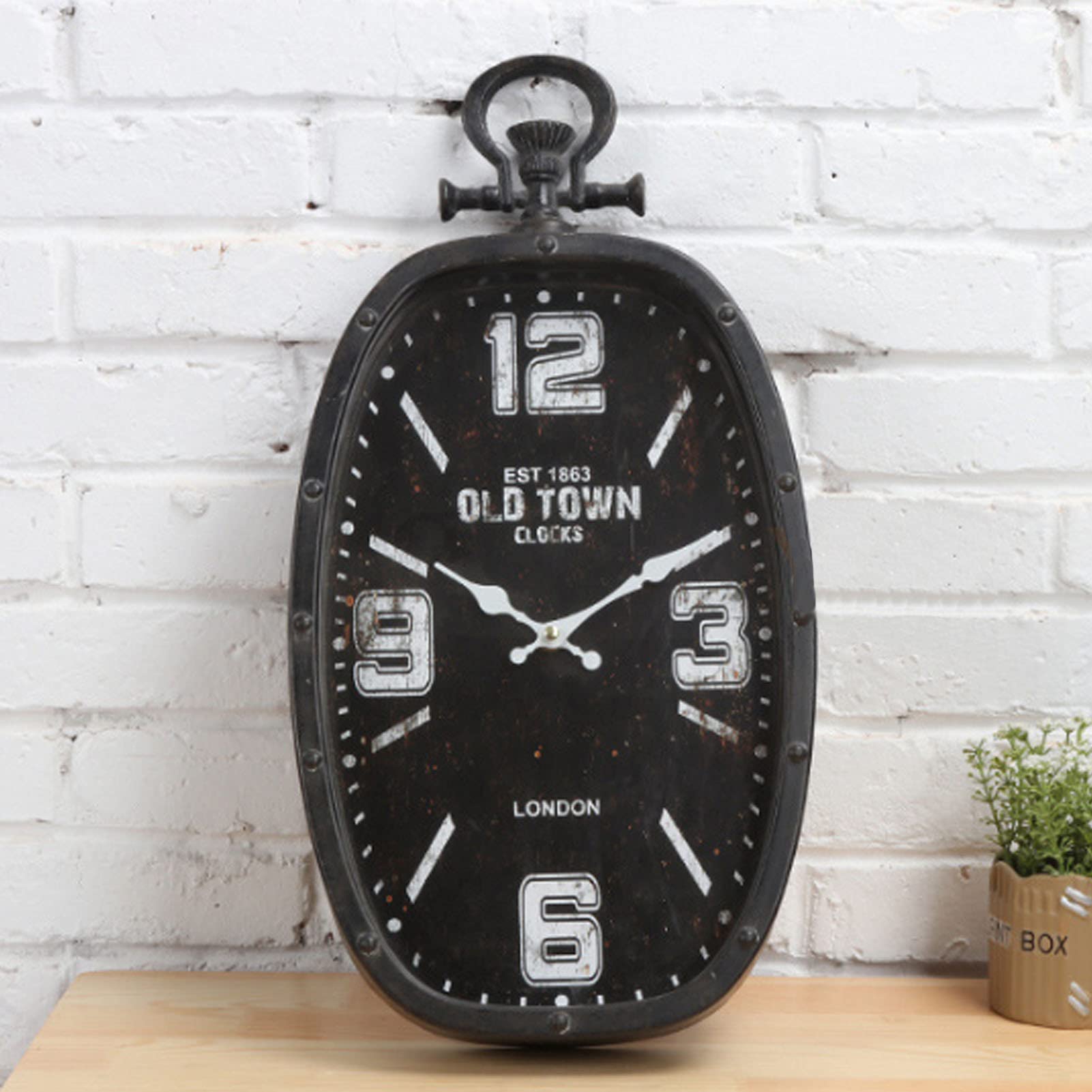 Reloj de Pared al Aire Libre, Arte de Hierro Oval Creativo, decoración de Estilo Industrial Retro, Tranquilo y sin Ruido, Reloj de Pared de Reloj de Bolsillo Europeo