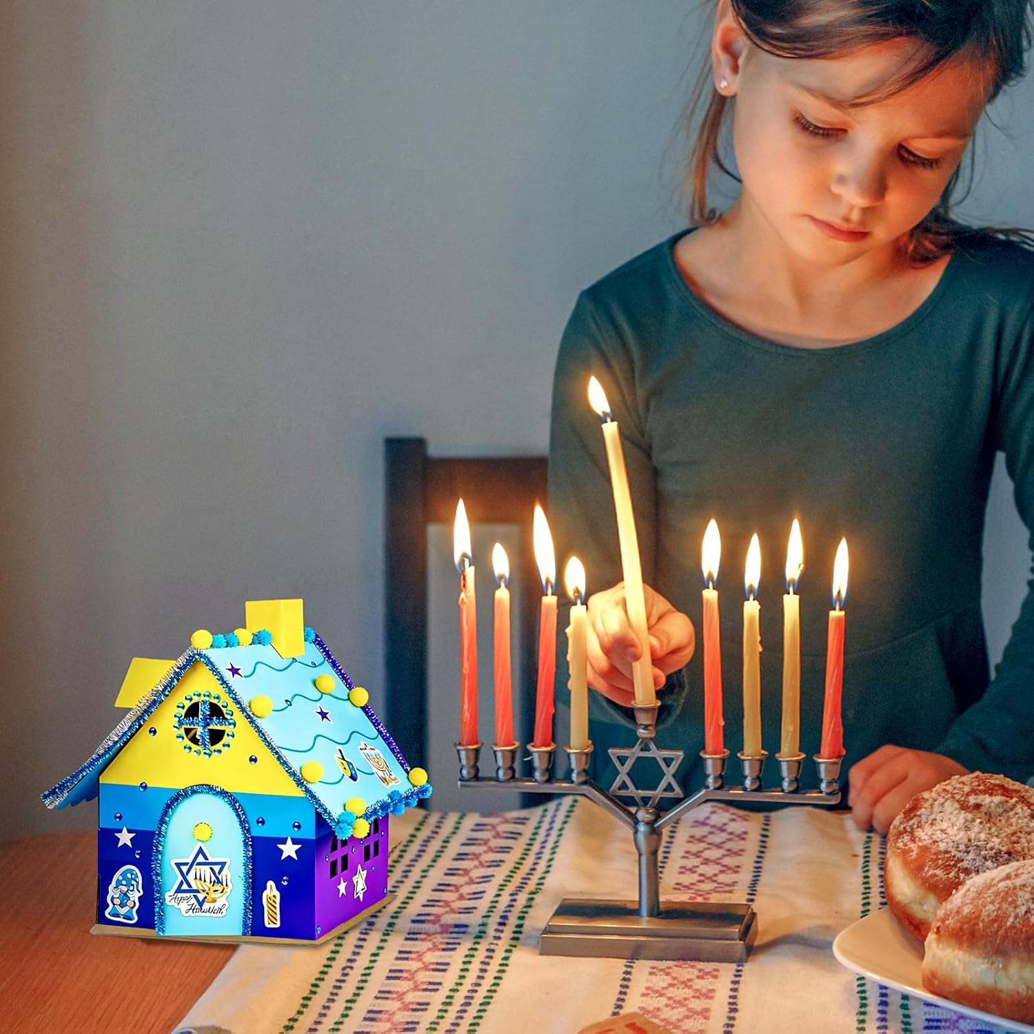 Cinrobiye 6 Set DIY Hanukkah Gingerbread Houses Craft Kits Paint Chanukah Cardboard Houses Box Make You Own 3D Hanukkah House for Home Classroom Winter Holiday Fun Party Game Decorating Art Project