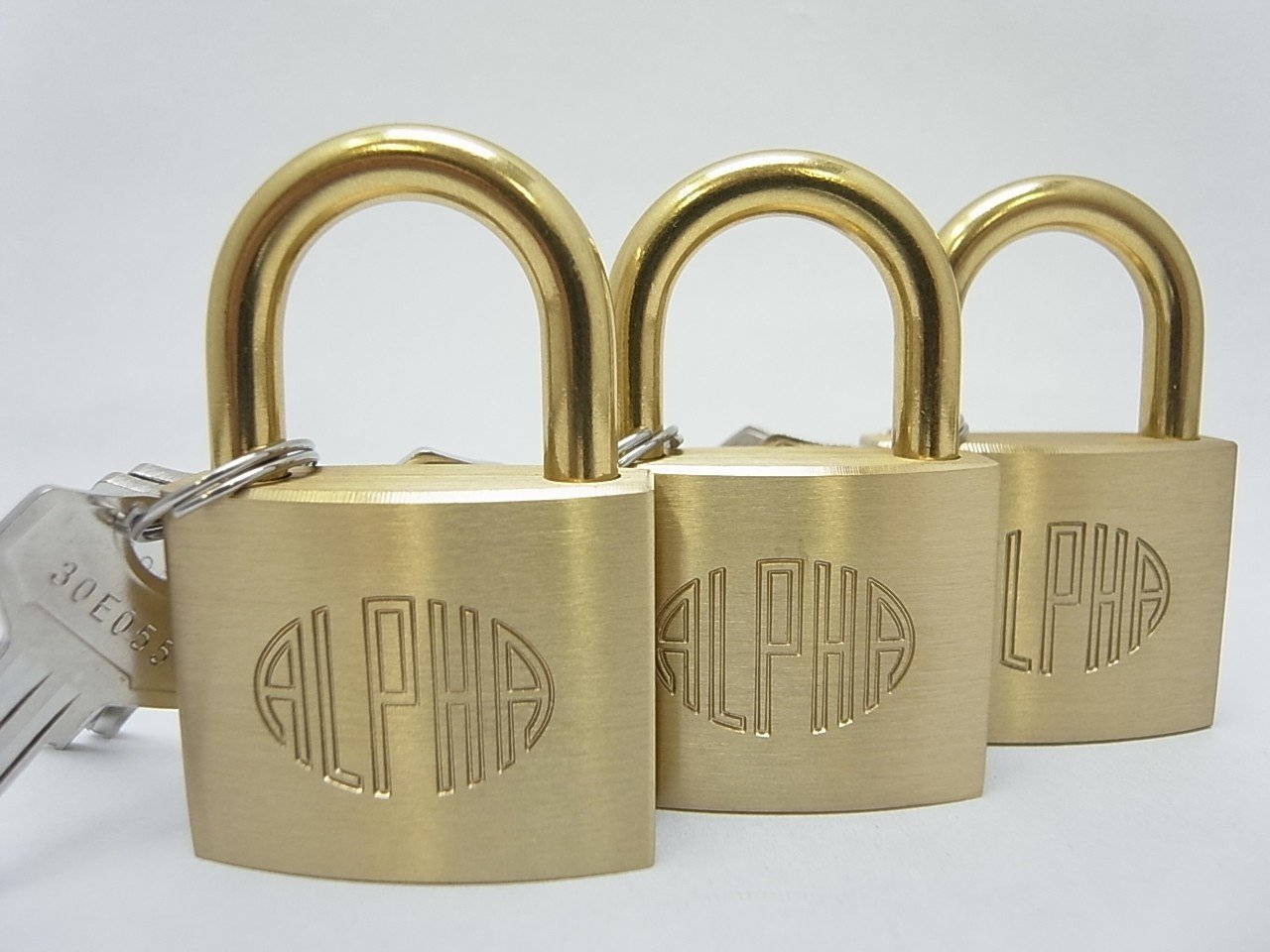 ALPHA 南京錠 ＮＯ.100mm・60mm 鍵3本付き ALPHA 南京錠 NO.100mm・60mm 鍵3本付き Amazon | ALPHA