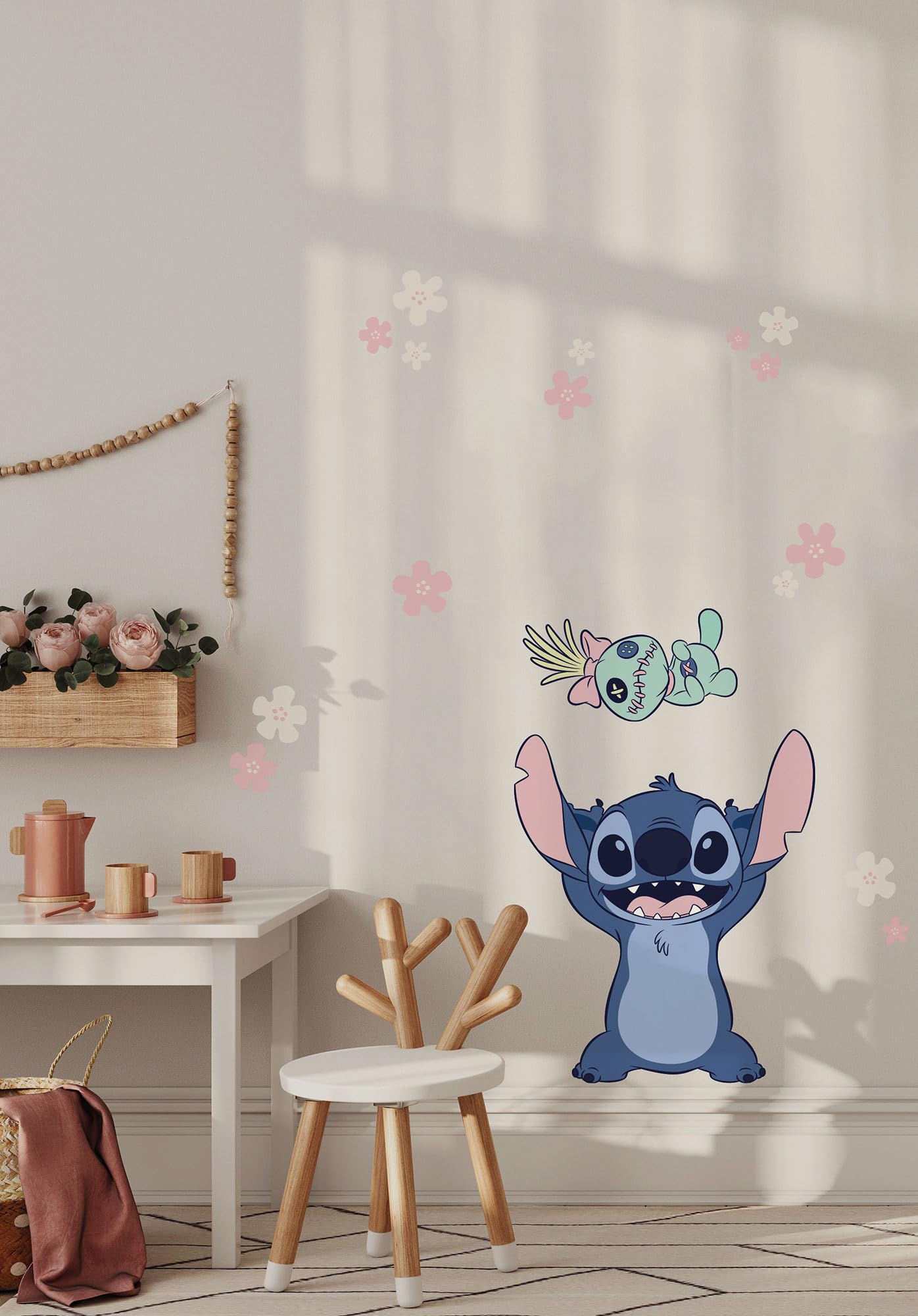 Komar Wandtattoo - Disney Lilo and Stitch Lifesize - Größe 50 x 70 cm - Wandsticker, Kinderzimmer, Wanddekoration, Blau,grün,rosa