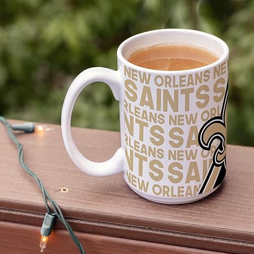 Vista 52 de Rico Industries NFL Football 15 oz White Ceramic Mug