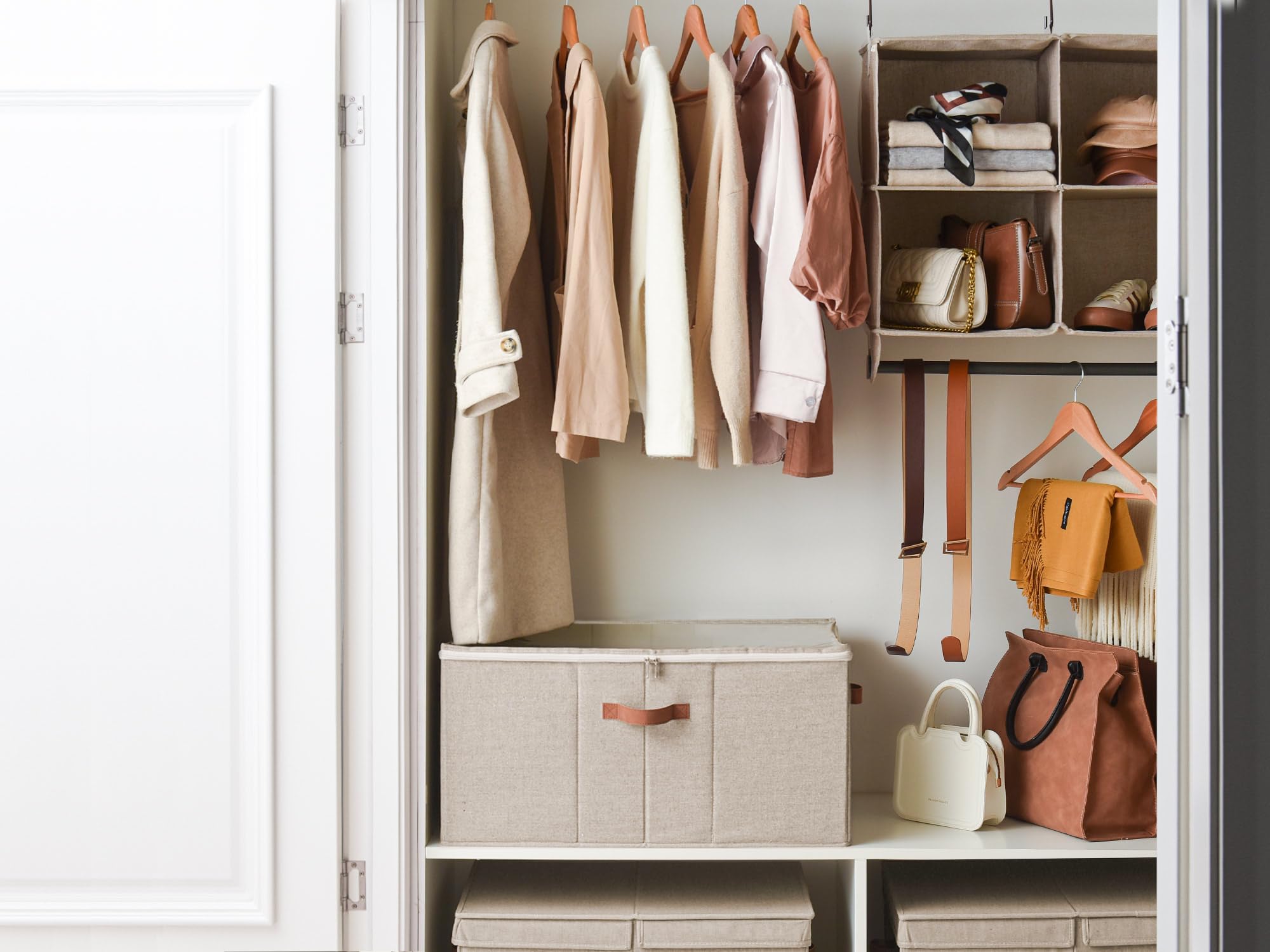 StorageWorks Organizador de zapatos para armario, caja de almacenamiento con capacidad para hasta 24 pares, caja de almacenamiento de tela, contenedores de almacenamiento para armario, marrón y beige