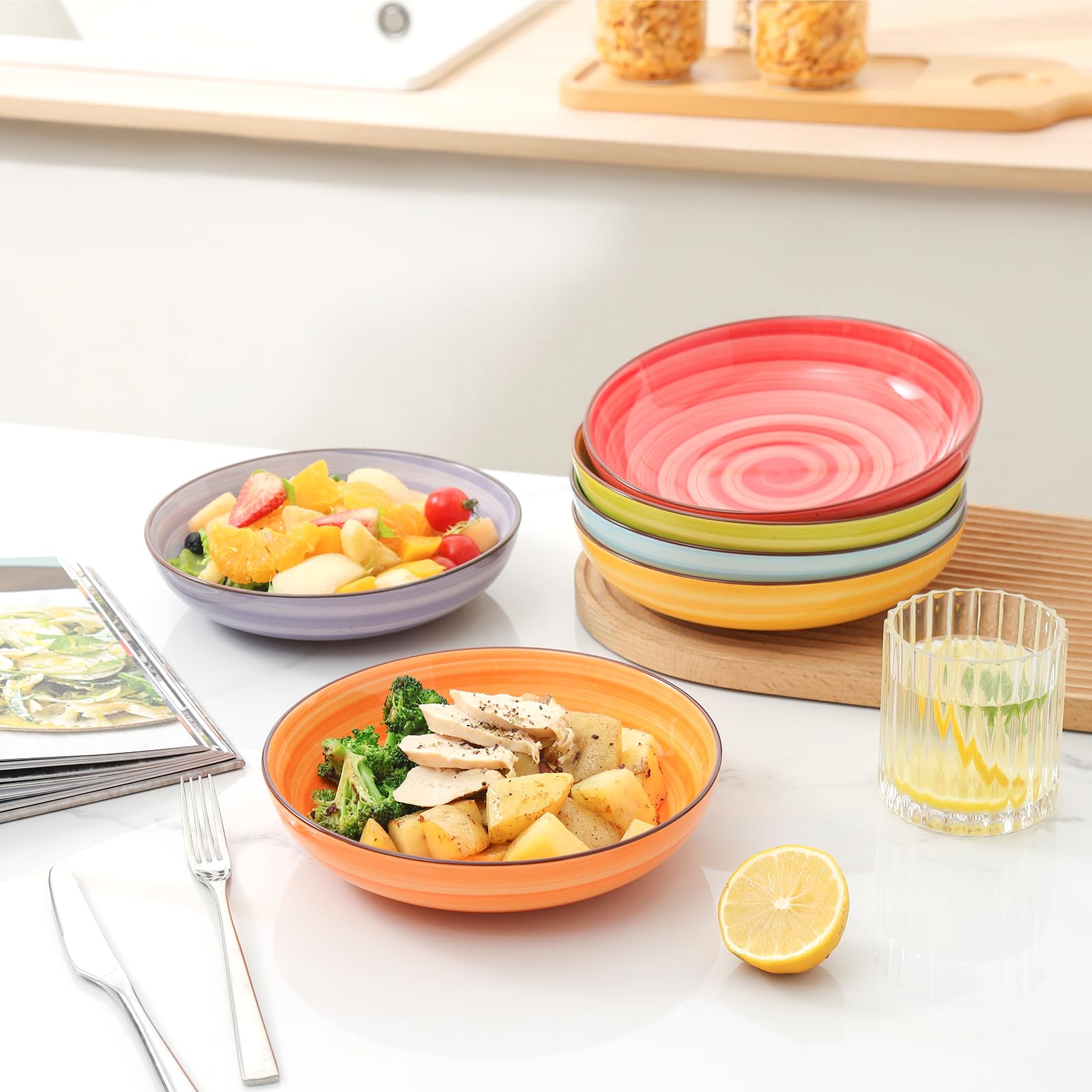 KitchenTour - Juego de 6 cuencos de cerámica para pasta, 26 onzas, cuencos de porcelana colorida de 8 pulgadas, anchos y poco profundos, aptos para lavavajillas y microondas