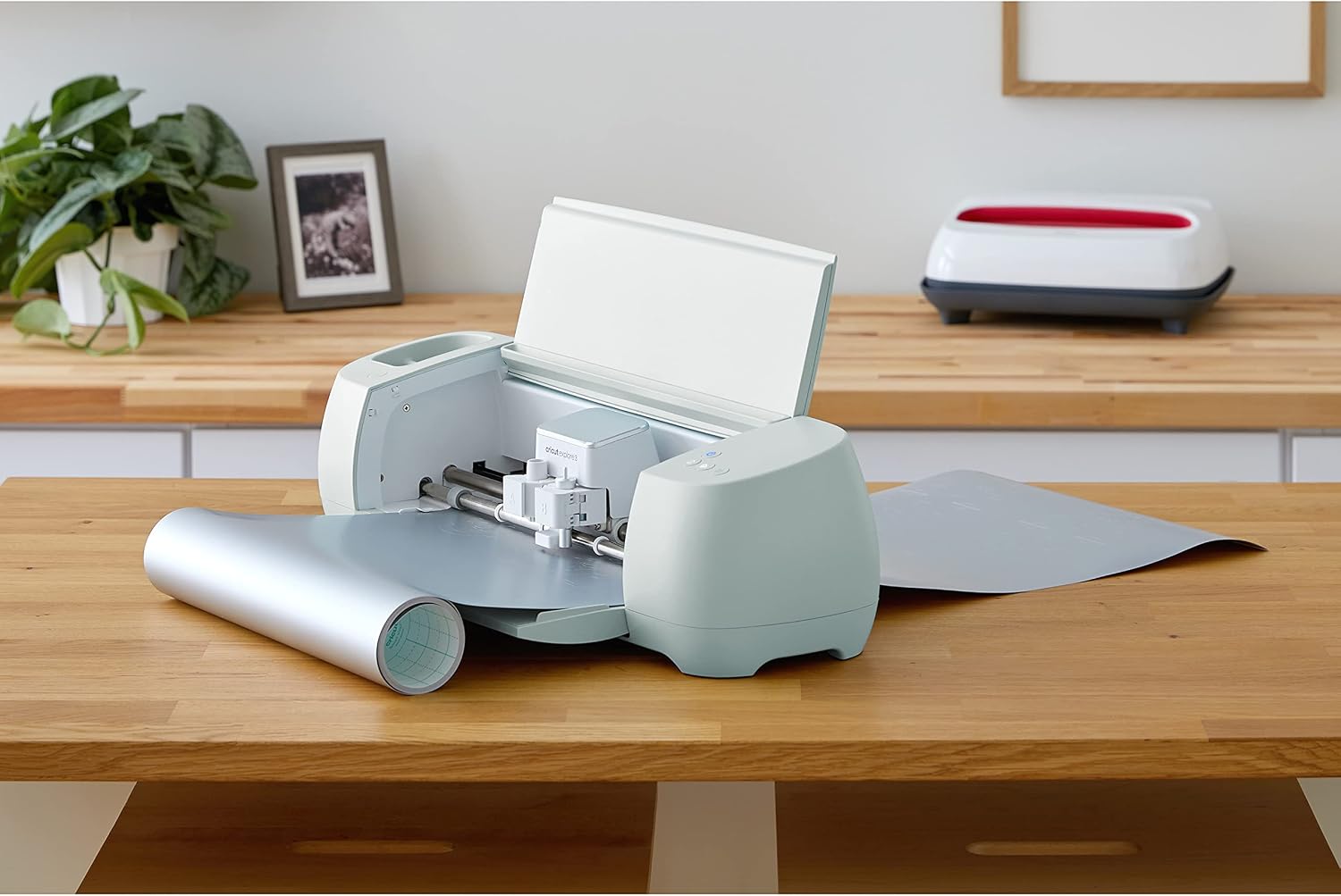 Cricut Smart Permanent Vinyl (13 in x 12 ft, Matte Metallic Champagne) for Explore and Maker 3 - Matless cutting for long cuts up to 12ft