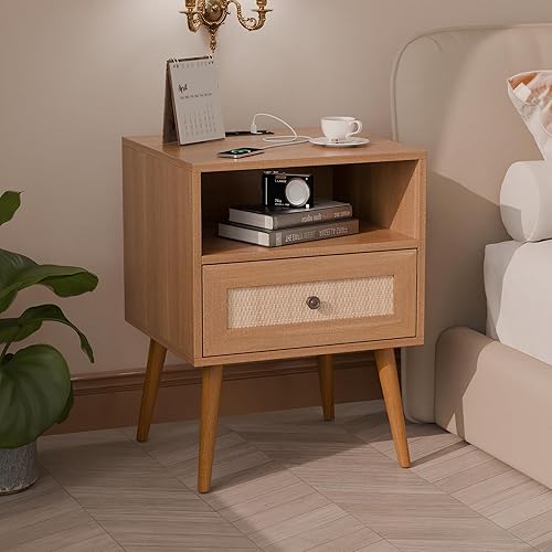 Miniatura 3 de Betterhood Mesita de noche de ratán con estación de carga puertos USB y tomas de corriente mesa auxiliar de madera para sala de estar y dormitorio