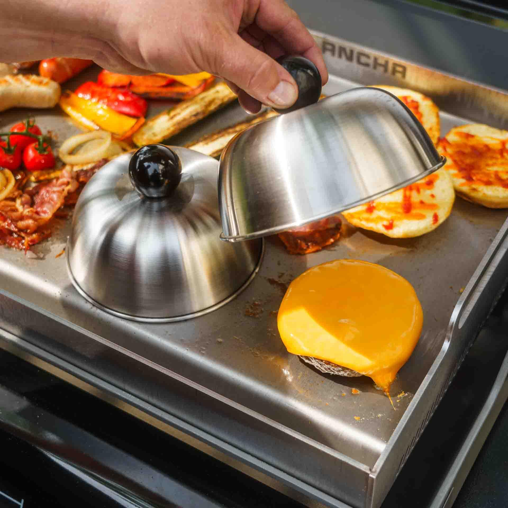 Grillrost.com Das Original Burger Set für perfekte Burger von Feuerplatte und Plancha - 1 Smasher | 1 Grillmachete | 2 Burgerglocken
