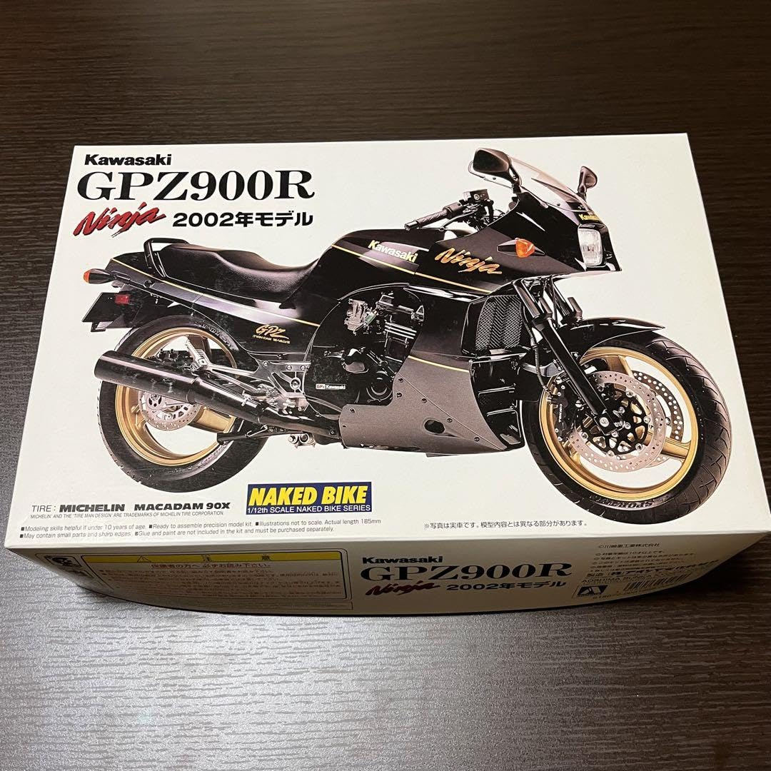 未組立品】プラモデル Kawasaki GPZ 900R ニンジャ 2002年