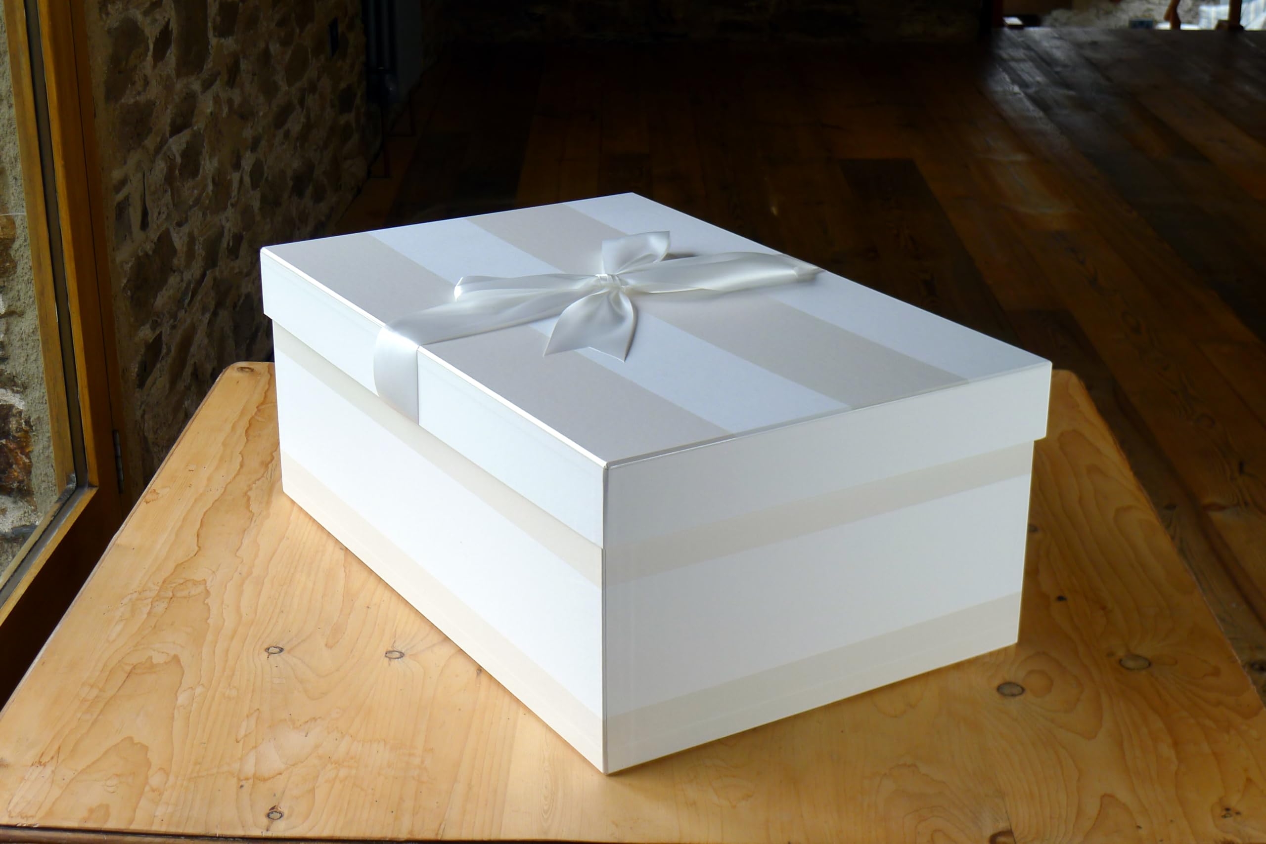 Wedding Dress Box Co Extra große Aufbewahrungsbox für Hochzeitskleid, 75 (L) x 50 (B) x 30 (H) cm – Aufbewahrung von Brautkleidern – Konservierung, säurefrei, pH-neutrales Brett schützt vor Vergilbung