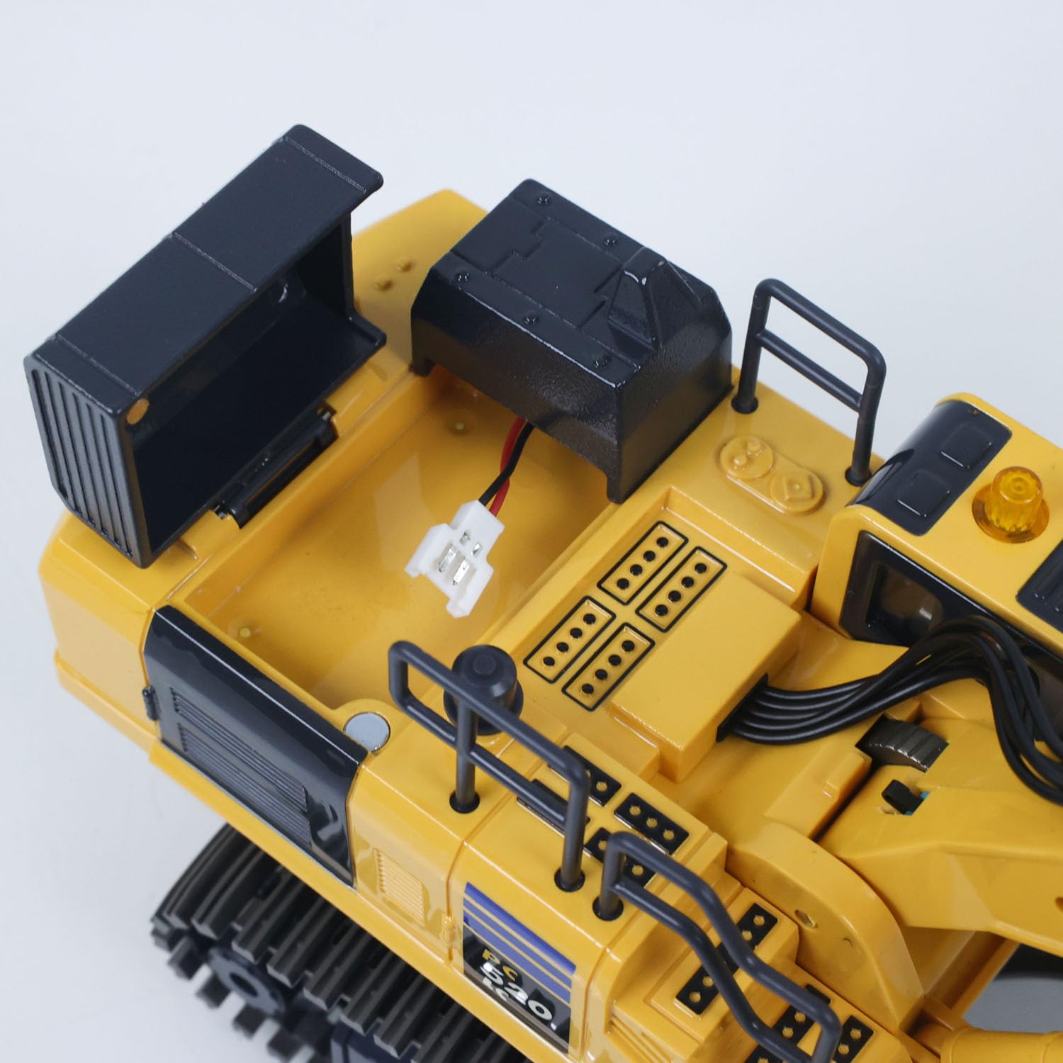 TOUCAN RC HOBBY 1/50 Excavadora controlada por radio PC520 Vehículo de construcción de excavadora RC eléctrica juguete modelo terminado cadenas de metal luces sonidos unidad para regalos especiales