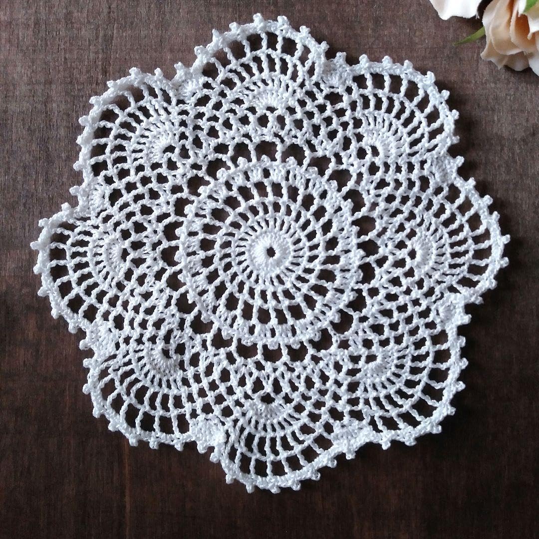 ドイリー1165❤️春花達の優雅な大判ドイリー✨54×54cm ドイリー1165❤️春花達の優雅な大判ドイリー✨54×54cm