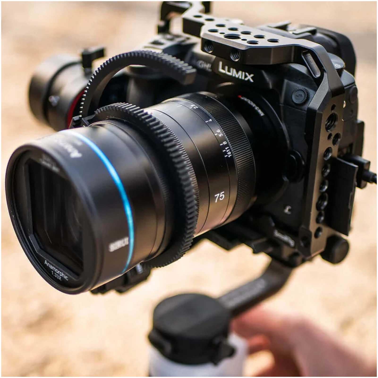 Amazon.com : SIRUI 75mm F1.8 1.33X APS-C Anamorphic Lens for EF-M