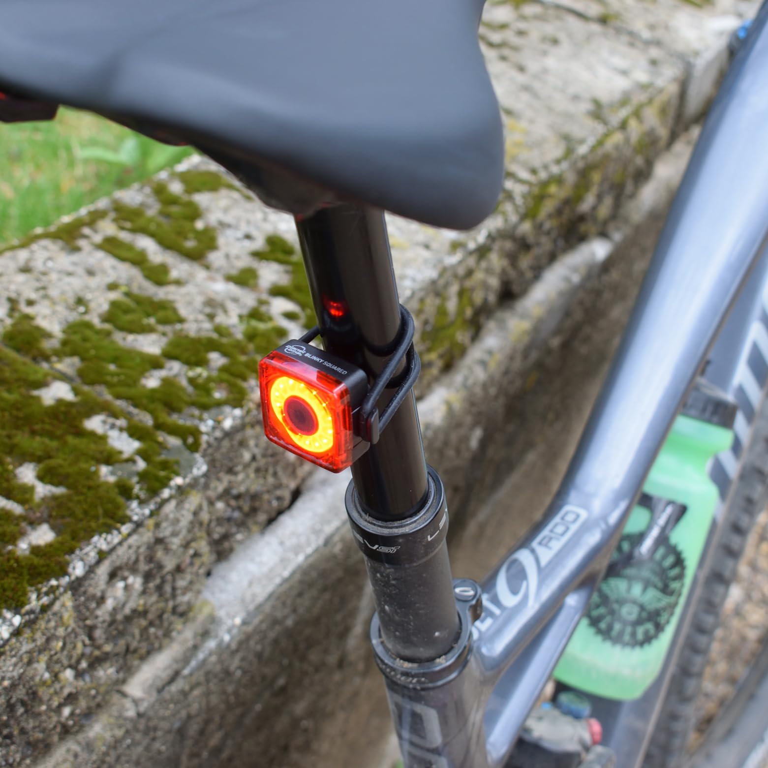 Planet Bike Kit d'éclairage Beamer 200 et Blinky Squared