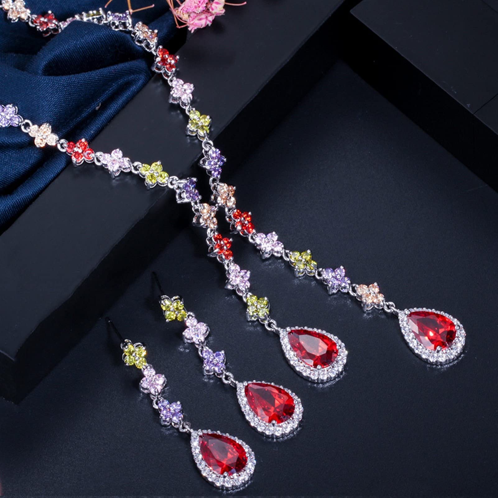 Conjunto de pendientes de fiesta y collar de zirconia para regalar a mujeres 6