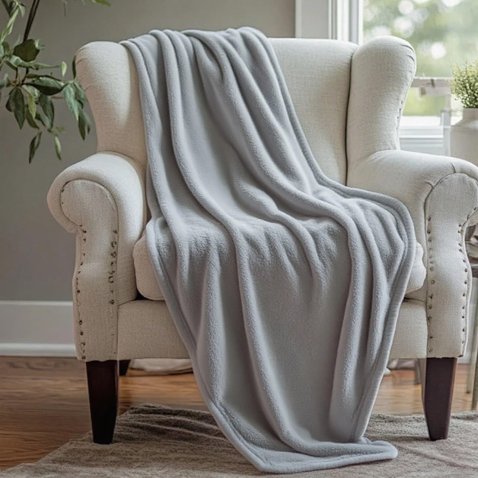 Fleecedecke 160 x 220 cm Weich/Warm/Leicht Kuscheldecke Fleecedecke Geeignet für Alle Jahreszeiten für Sofa/Bett/Couch, Hellgrau