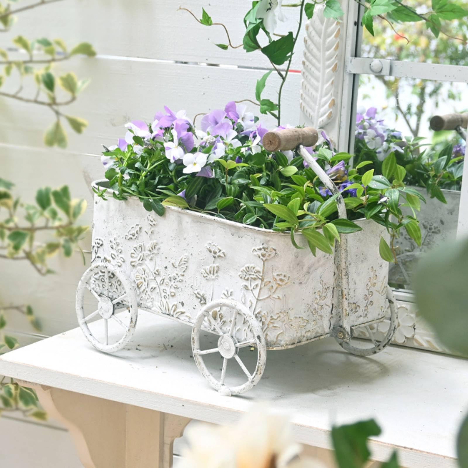 Outdoor Dekorativer Pflanzwagen Metall Eisen Holzgriff Klassische Wagenform Antiker Charakter mit Relief für Eingangsbereich Terrasse Wohnung, Weißgoldfarben Antik