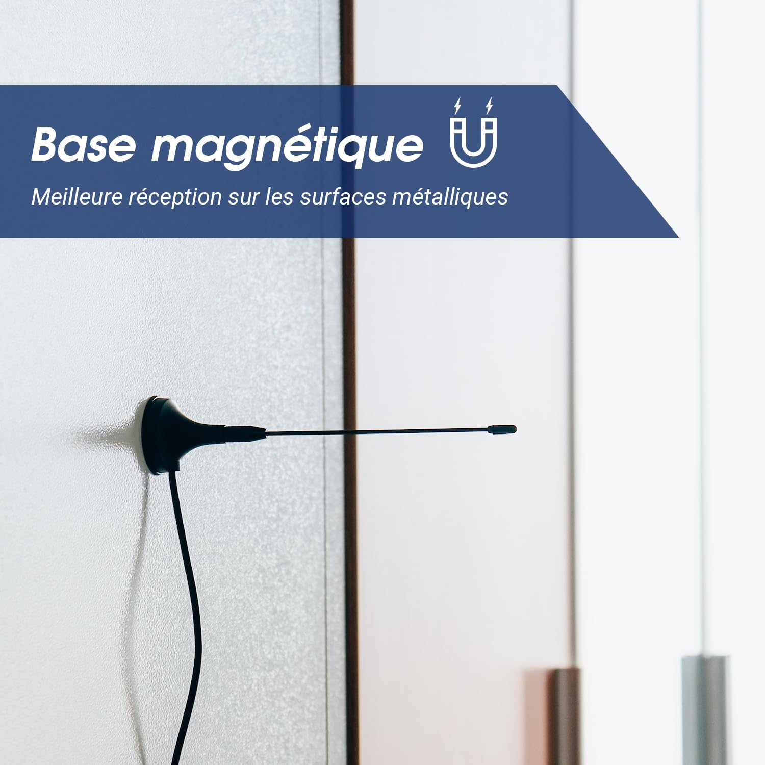 August DTA180 - Antenne TV Intérieur TNT HD - Puissante, Petite, Mini, Discrète, Portable, Base magnétique, Réception Optimale de la Télévision France Belgique Maison, Camping Car, Caravane - Noir