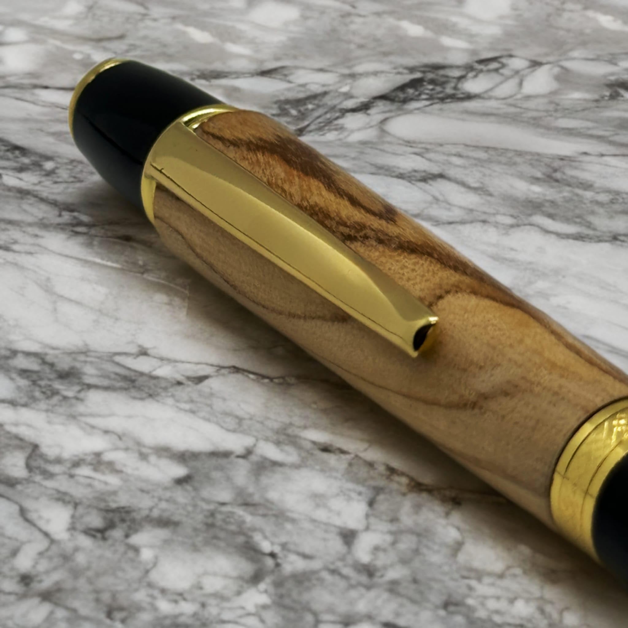 LN Roma Tintenroller und Kugelschreiber, Großraummine, schwarze Tinte, handgefertigt, elegant, Geschenkbox (Gold-Olivenholz)