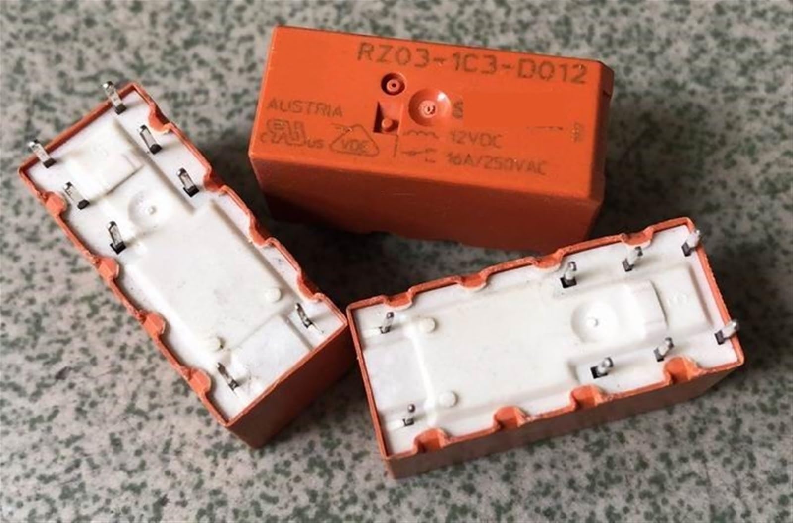 Relé RZ03-1C3-D012 de 8 pines y 12V 16A para componentes electrónicos 3