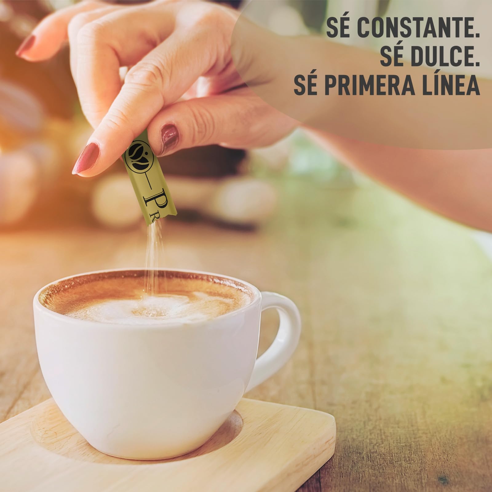 AZÚCAR PRIMERA LINEA Individual | Caja de 1000 Bolsitas de 7g | Sobres de Azúcar Blanco Monodosis | Perfectos para 1 taza de café en el hogar, la cafetería o la oficina.