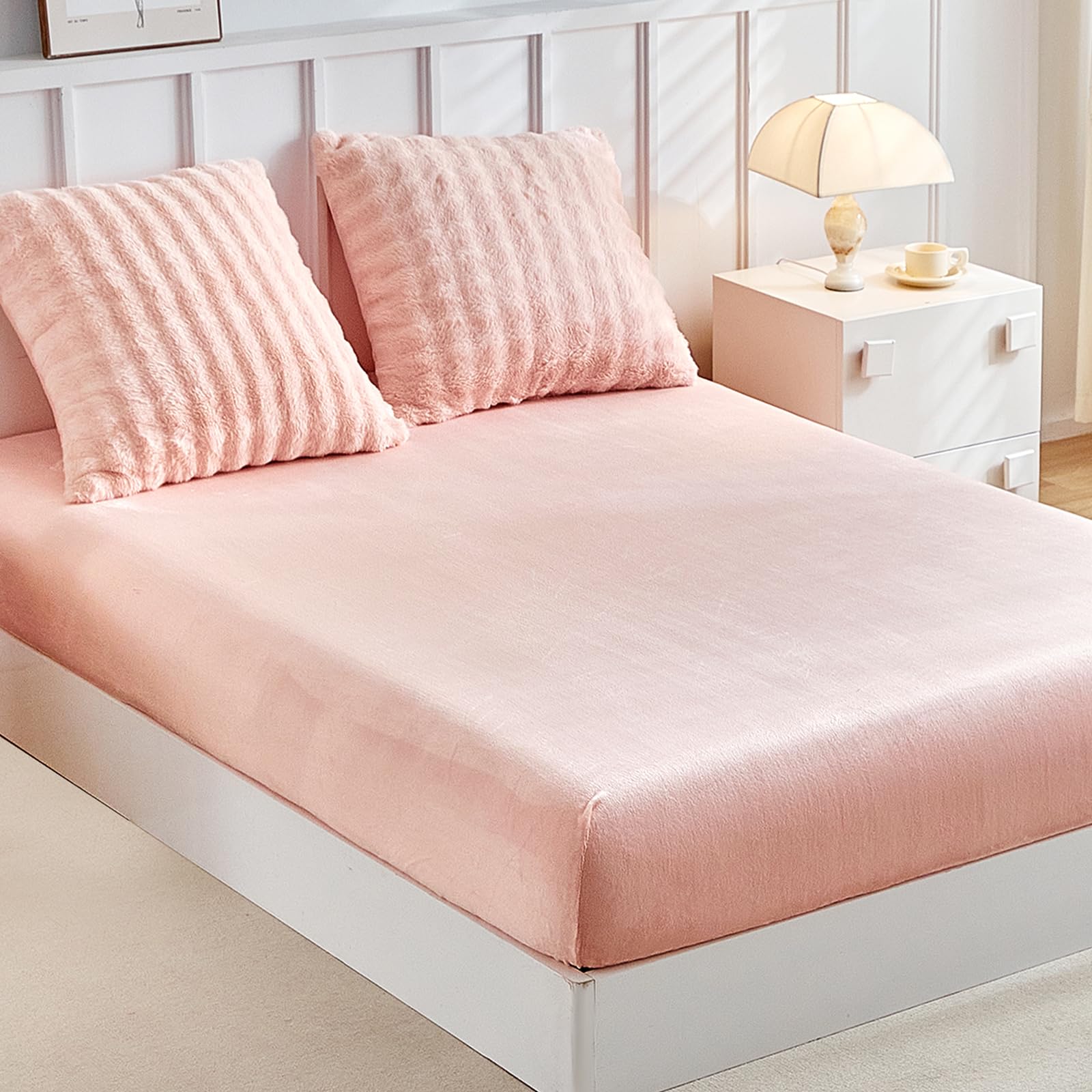 Tokokimo Flannel Bedspread for 2 People, Fitted Sheet 160x200 with 2 Pillowcases 65x65 in Fleece - Cashmere Touch - Super Soft and Fluffy for Thick Mattresses up to 30-35 cm, Pink Plush โ image 1