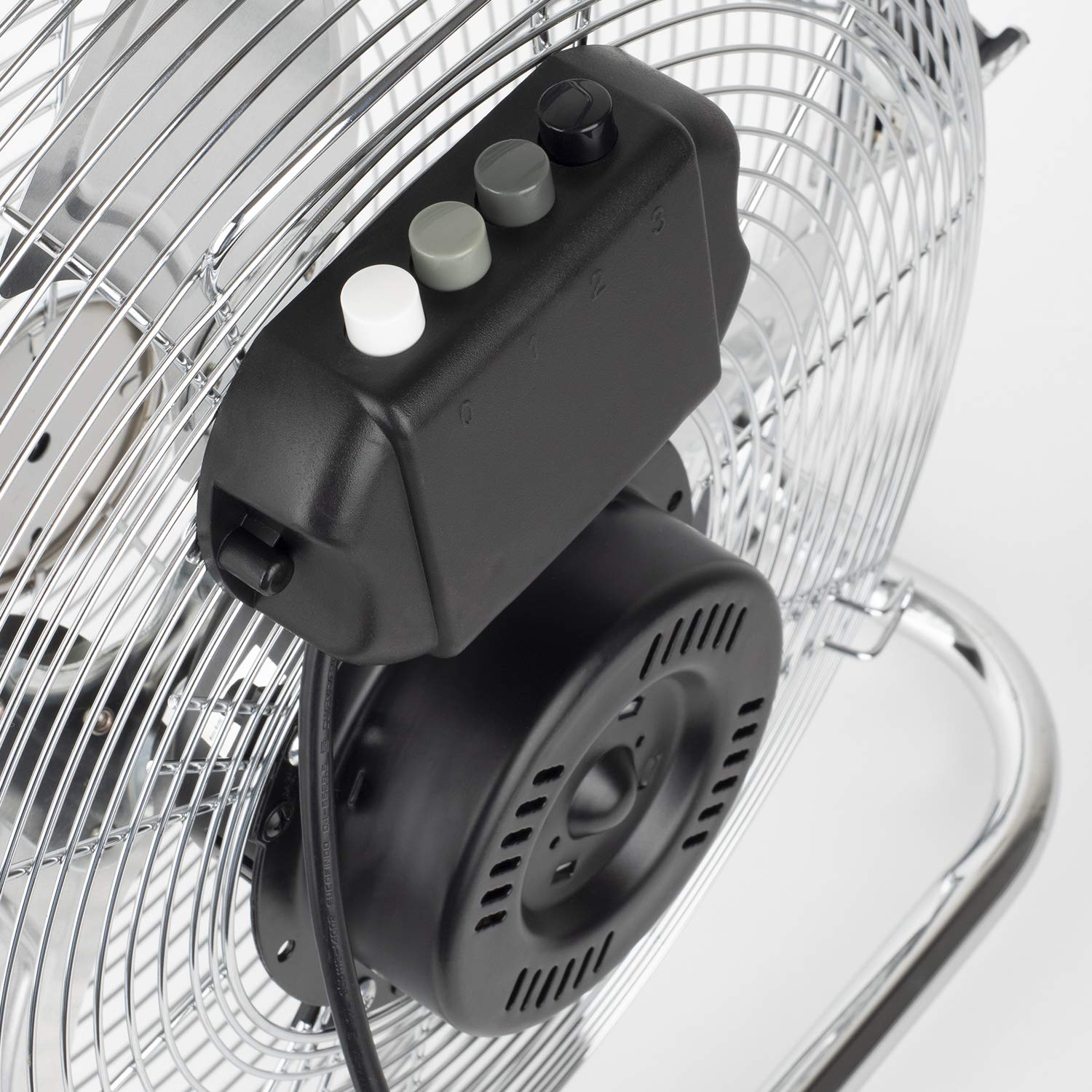 H.Koenig Ventilateur de Sol JOE32, 45cm, 100W, 3 Vitesses, Inclinaison Réglable, 3 Pâles, Pieds Antidérapants, Silencieux, Métal Chromé