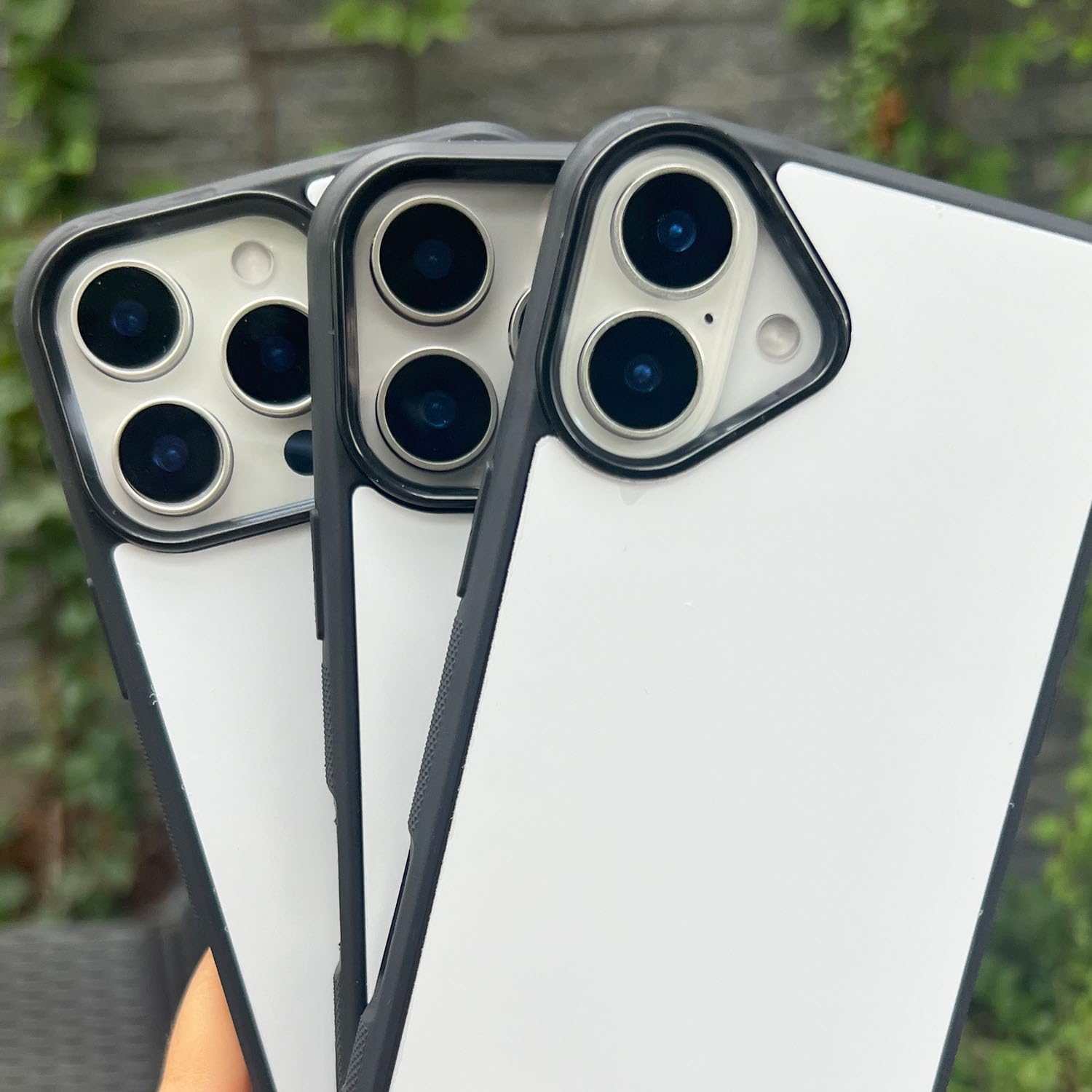 JUSTRY 10 x Sublimationsdruck-Blanko-Handyhüllen, bedruckbar, entworfen für iPhone 16, 15,5 cm (6,1 Zoll), weiche Gummi-Hülle + Aluminiumeinsatz, individuell bedruckbar, rutschfest, stoßfest, Schwarz