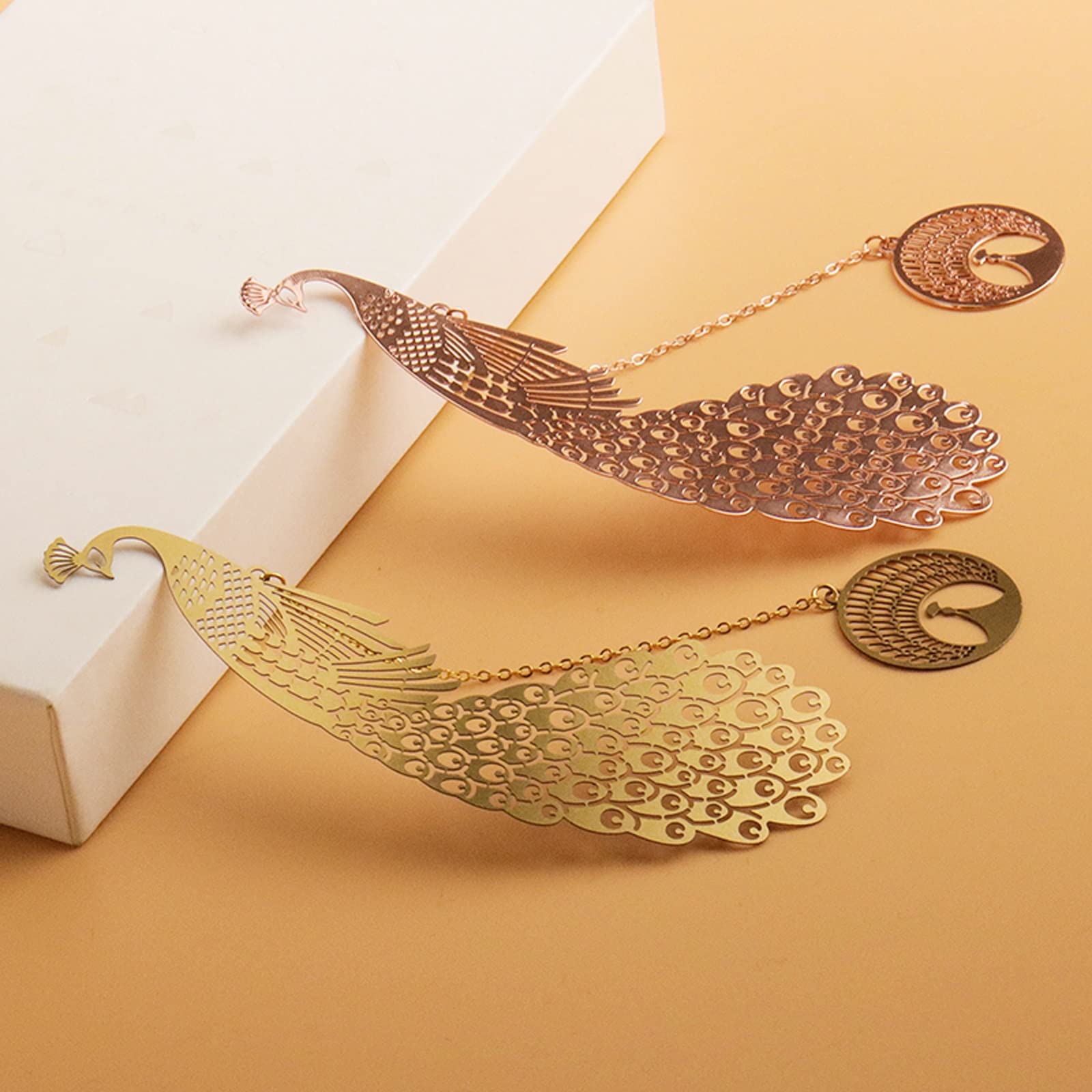 Lesezeichen Metall Peacock Anhänger Lesezeichen Geschenk Kreative chinesische Stil Graduation Geschenk for Jungen und Mädchen Buch Markierungen (Color : A)