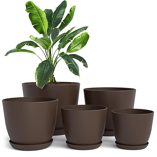 Utopia Home - Plant Pots Indoor with Drainage - 7/6.6/6/5.3/4.8 Inches Garden Flower Pots for Indoor Planter - 5 Pack Brown Plastic Planters - Ideal for Stocking Stuffers or Room, Office Home Decor