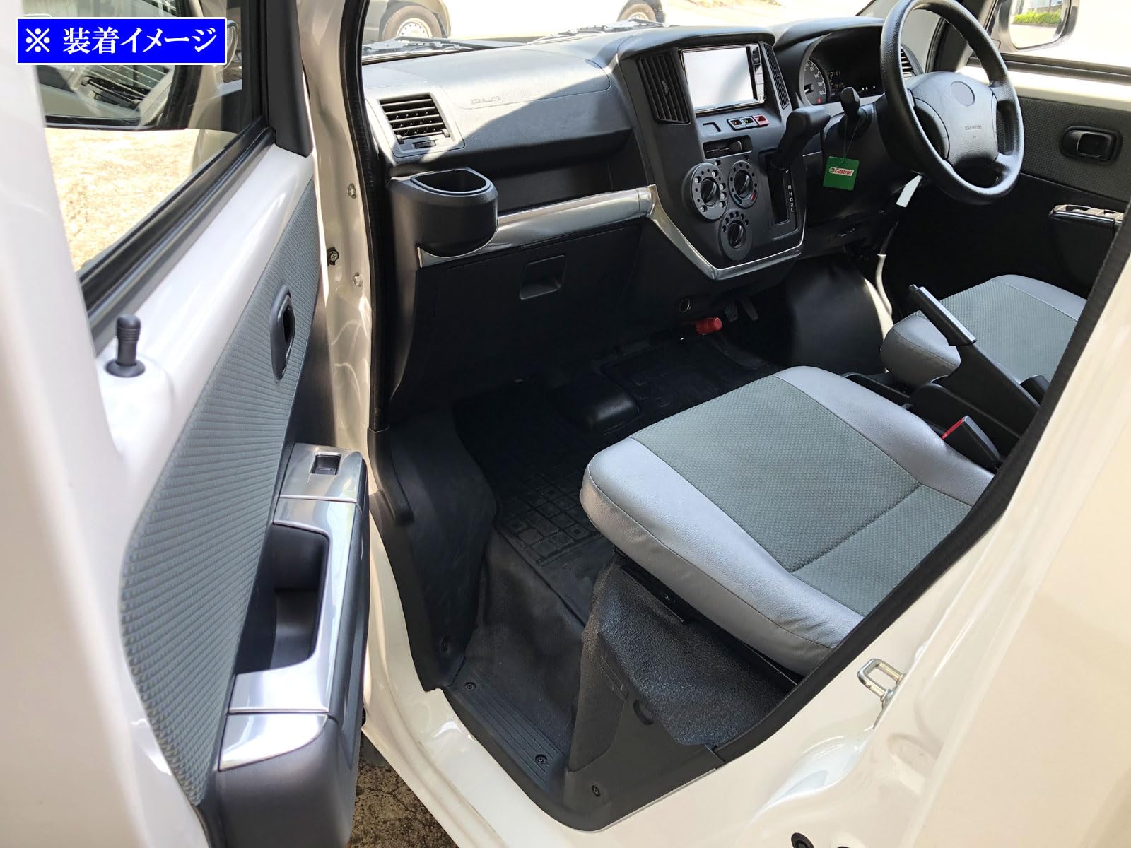 インテリアパネル◆NO6381◆ トヨタ インテリアパネル ノアヴォクシー TOYOTA 型式：ZRR80W