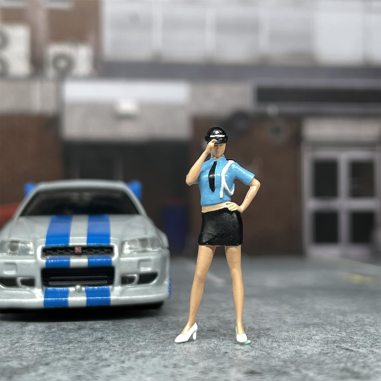 Amazon.co.jp: 1/64 Scale Figure 絶妙な婦人警官モデルレジン