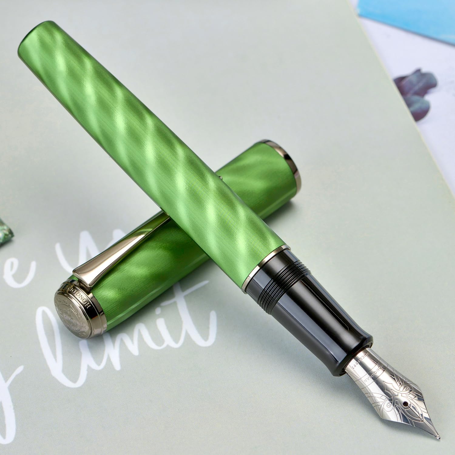 Hongdian A9 Fountain Pen Large No.8 Extra Fine Point Ebonite Feed, Green Moire Pattern Unique Design with Refillable Converter and Metal Case