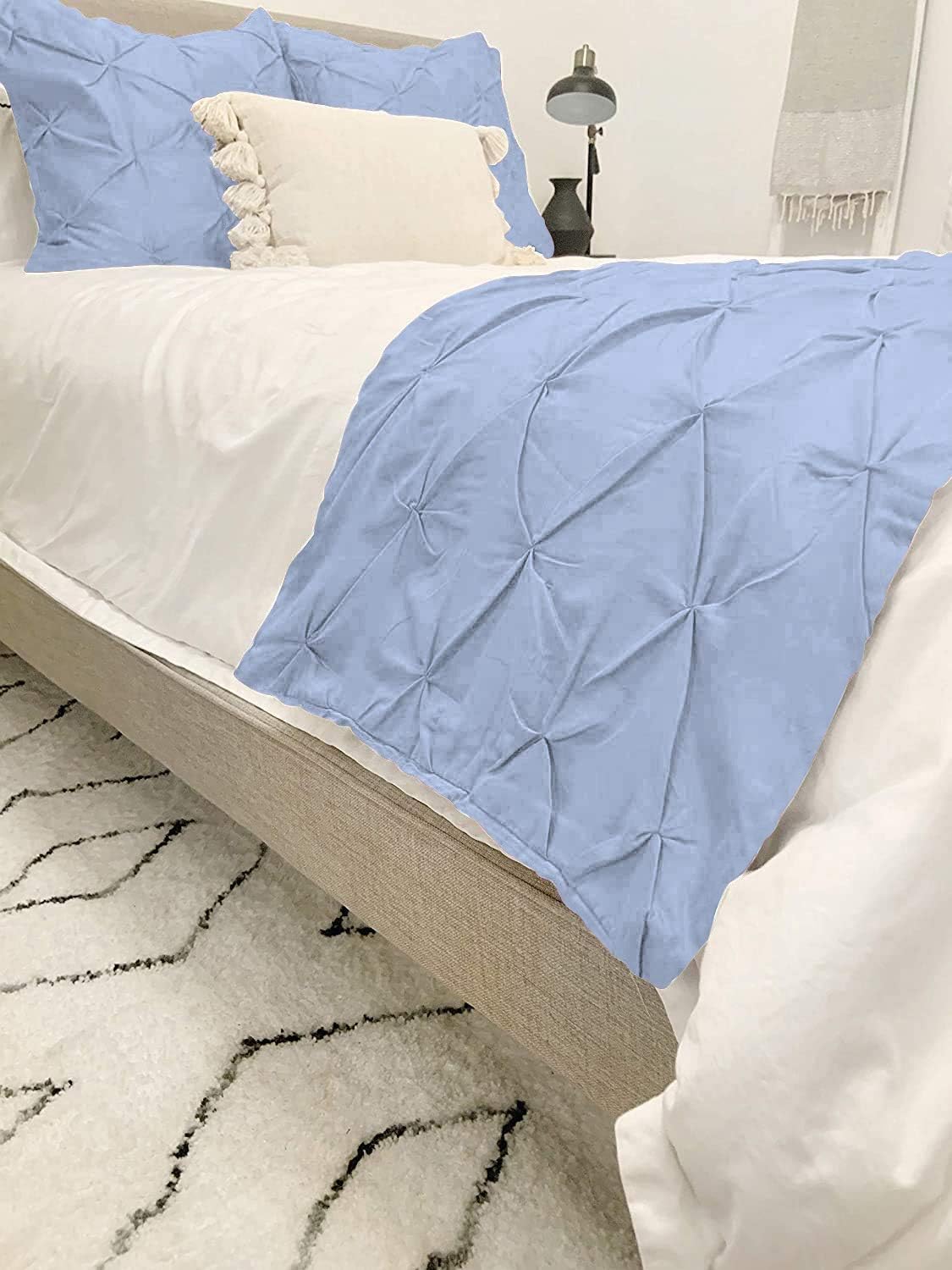 800 Thread Count Pinch Pleated Bed Runner 1 Pieces Solid 100% Egyptian Cotton Soft Fade-Resistant Easy Care Decorative Bed Scarf