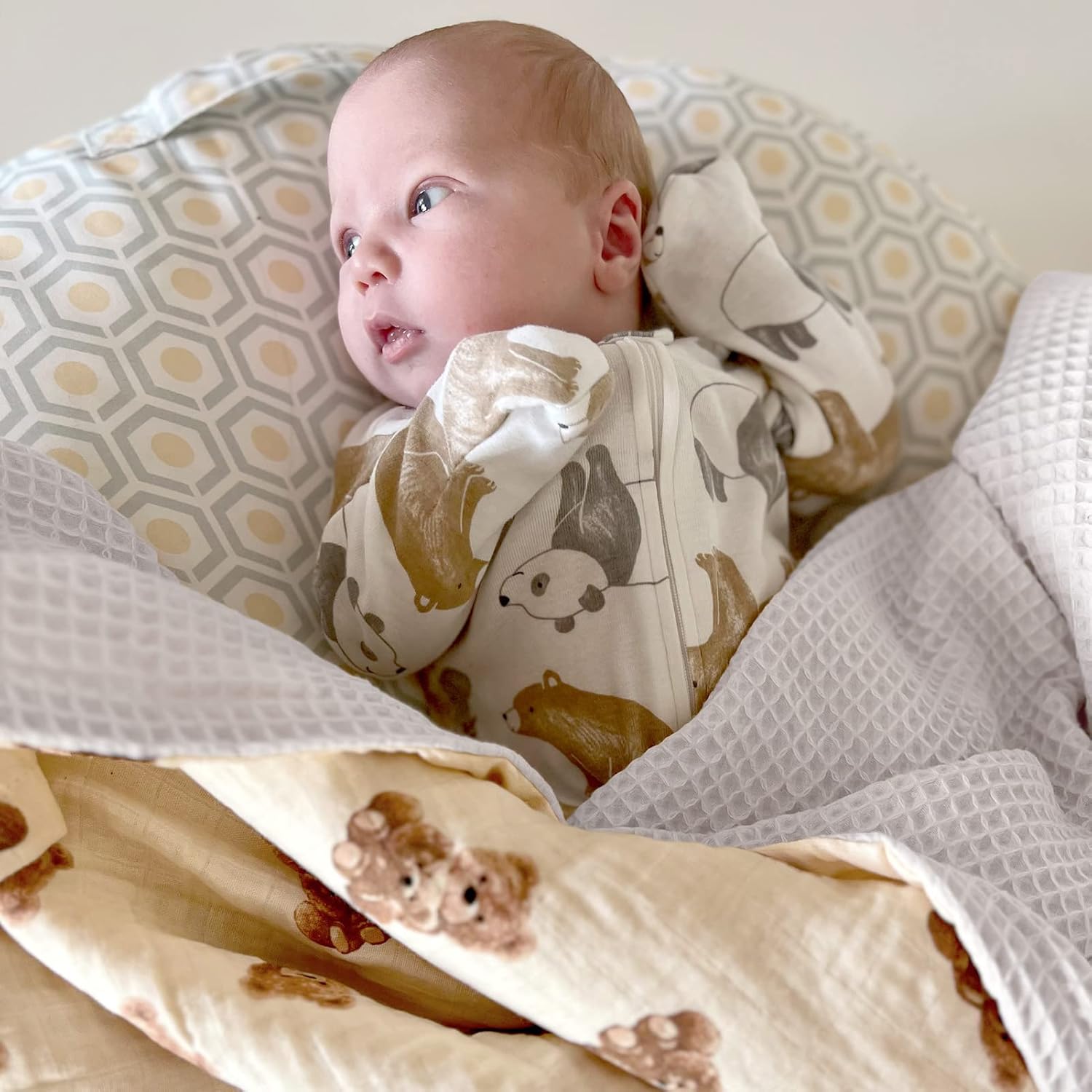LifeTree Baby Waffle Blankets, Muslin Swaddle Blankets for Boys Girls, Double-Sided Neutral Receiving Blanket with Muslin Front and Waffle Backing Infant Newborn, Bear Pattern