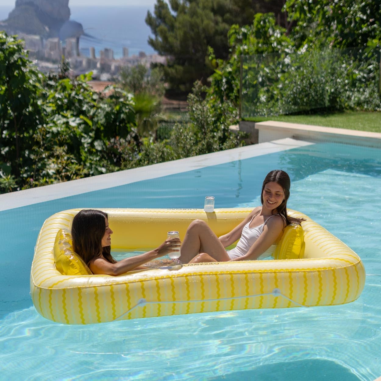 Flamingueo Colchoneta Piscina - Flotador Playa - Tamaño Extra Grande - Base de Rejilla - Dos Posavasos - Dos Almohadas Extraíbles