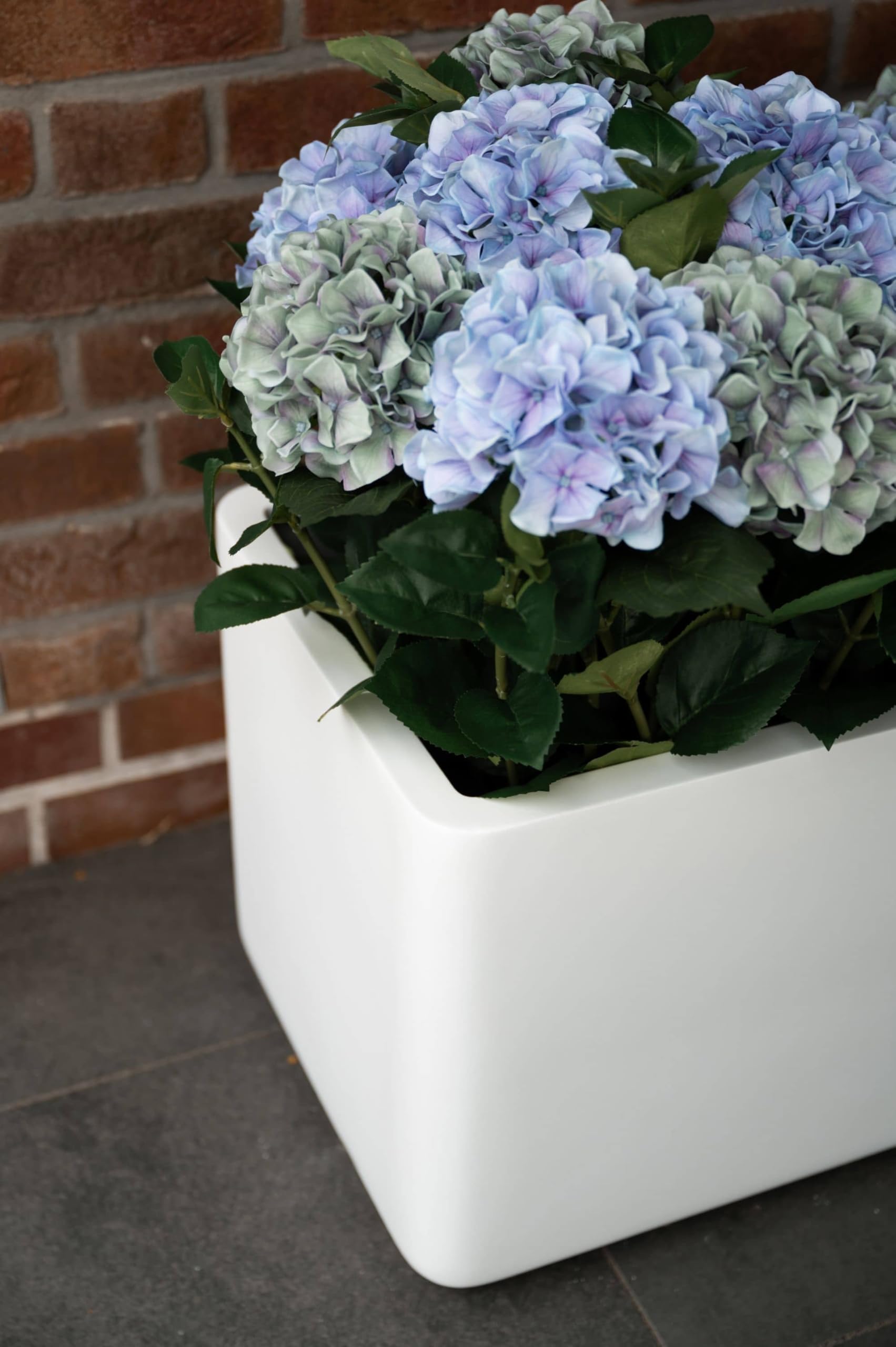 VIVANNO Pflanzkübel Maxi Round mit Rollen 80x40x40 - Blumenkübel Weiß Matt | Mobiler Pflanztrog aus Fiberglas, wetterfest & frostbeständig für Außen & Innen, rechteckiger Kübel mit abgerundeten Ecken