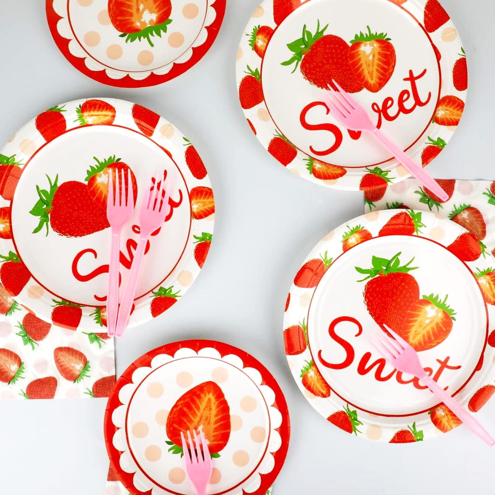 Snapklik.com : 96 Pcs Strawberry Party Plates And Napkins Party ...