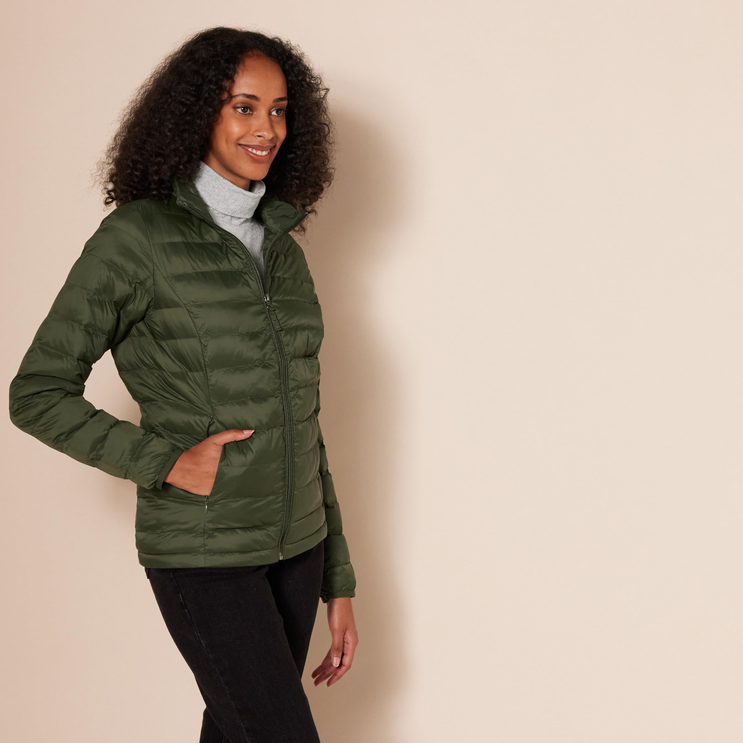 Amazon Essentials Piumino Leggero a Maniche Lunghe Resistente all'Acqua Ripiegabile (Disponibile in Taglie Forti) Donna