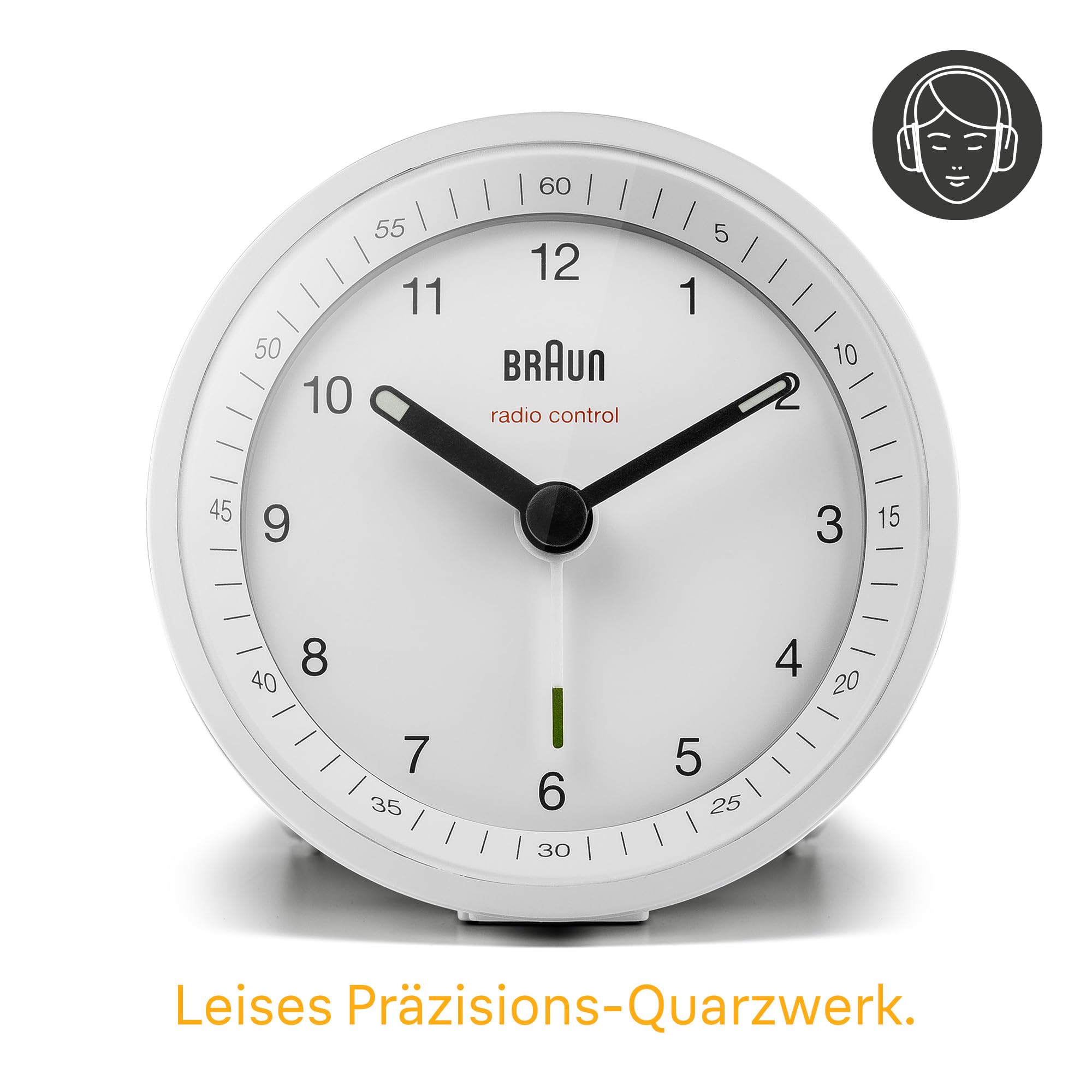 Klassischer analoger Funkwecker von Braun für die Mitteleuropäische Zeitzone (MEZ/GMT+1) mit Schlummerfunktion und Beleuchtung, ruhigem Uhrwerk, Crescendo-Alarm in Weiß, Modell BC07W-DCF