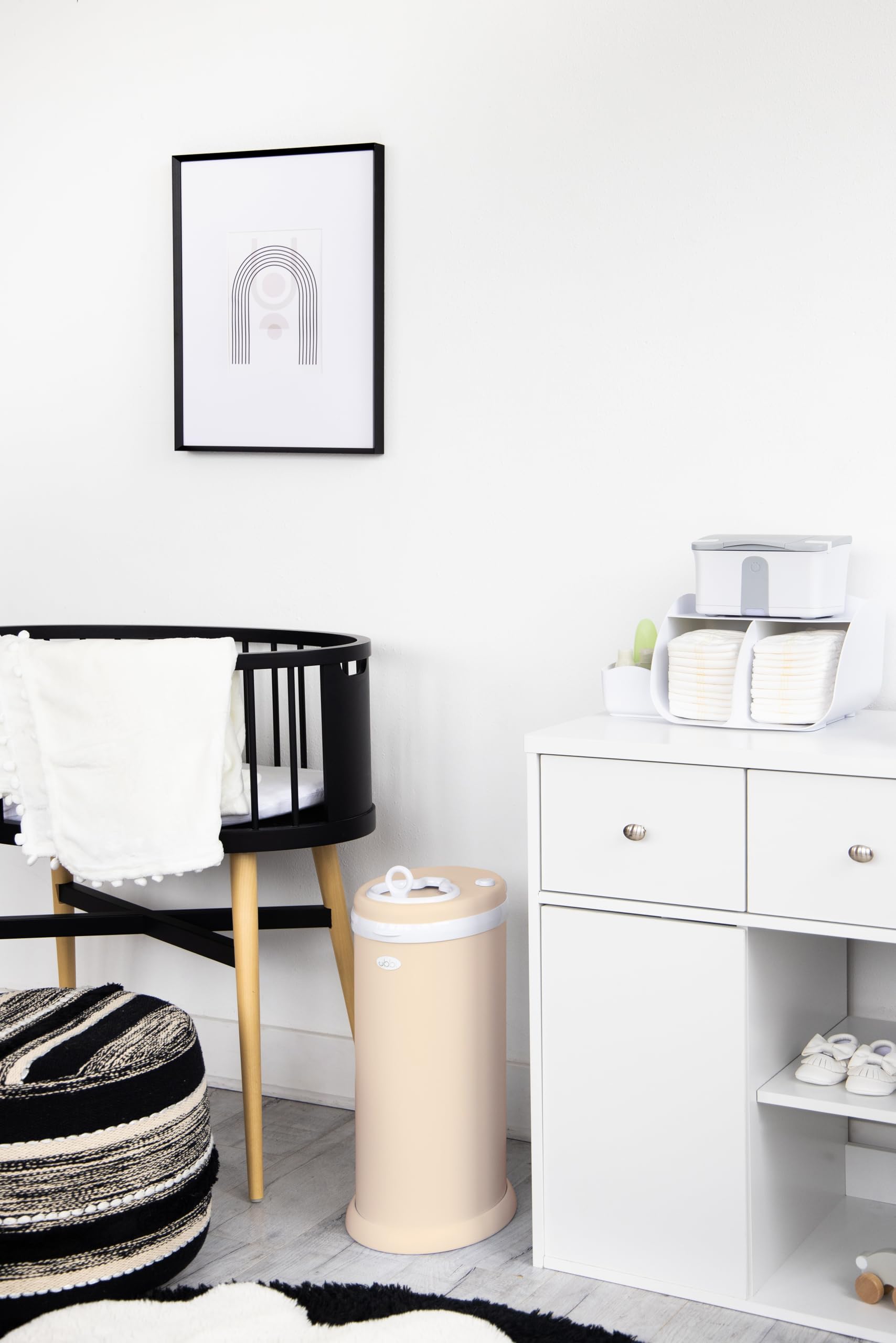 Ubbi Steel Diaper Pail, Geurvergrendeling, Geen speciale tas nodig